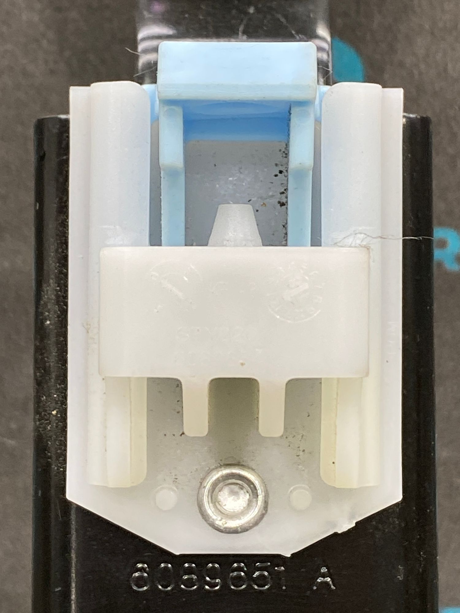 https://ycs.partsauto.market/partsauto-images/thmbs/userImages/c8f07ba63eb5b2f0f6006ea854bf8f7d/part/2130ae20-c924-4c77-a46b-46ff7da95ff3_1777641328157.jpg