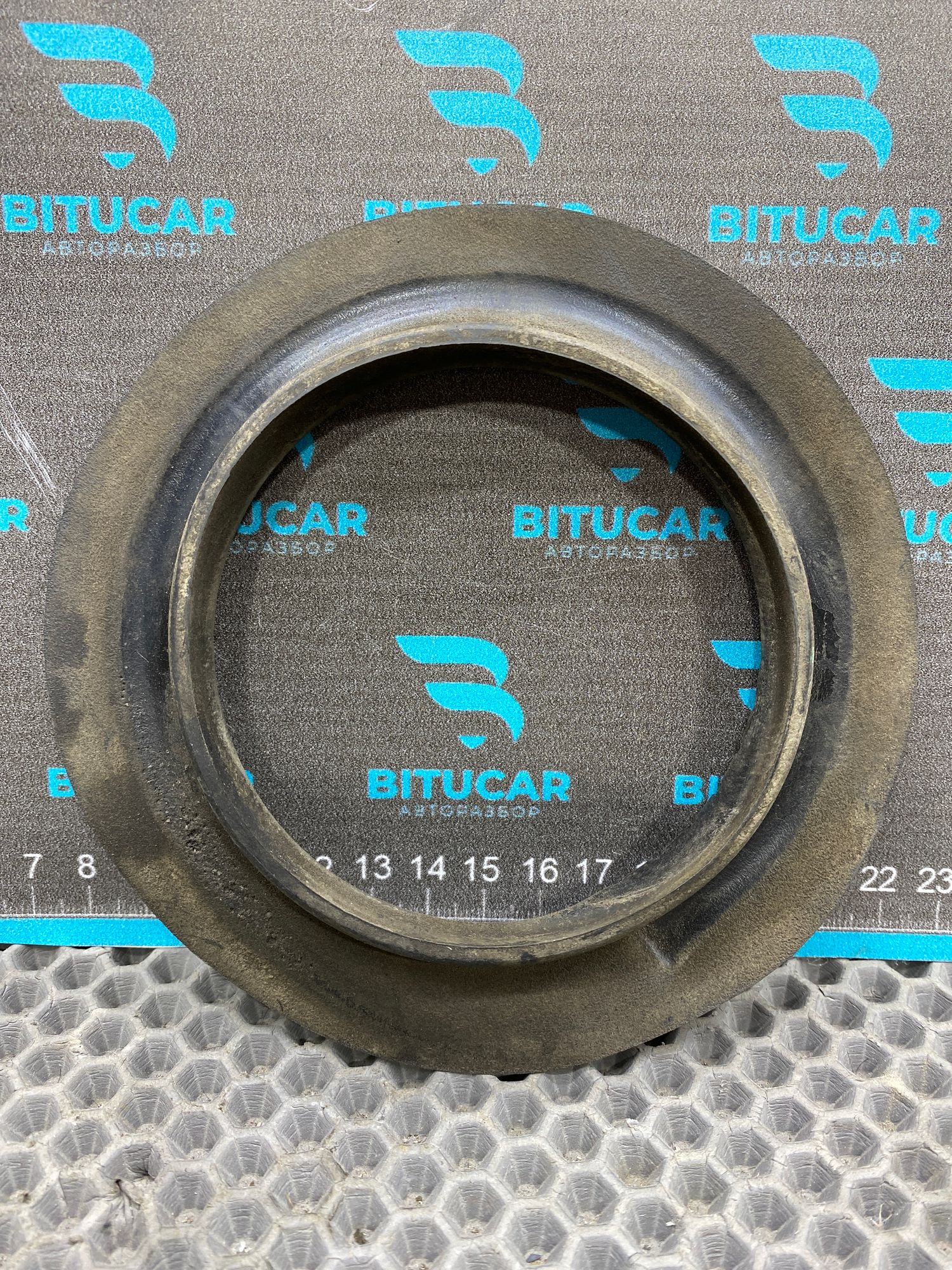 https://ycs.partsauto.market/partsauto-images/thmbs/userImages/c8f07ba63eb5b2f0f6006ea854bf8f7d/part/2130d735-9fca-4b02-8d4e-8d78a7523b6c_1777819433147.jpg