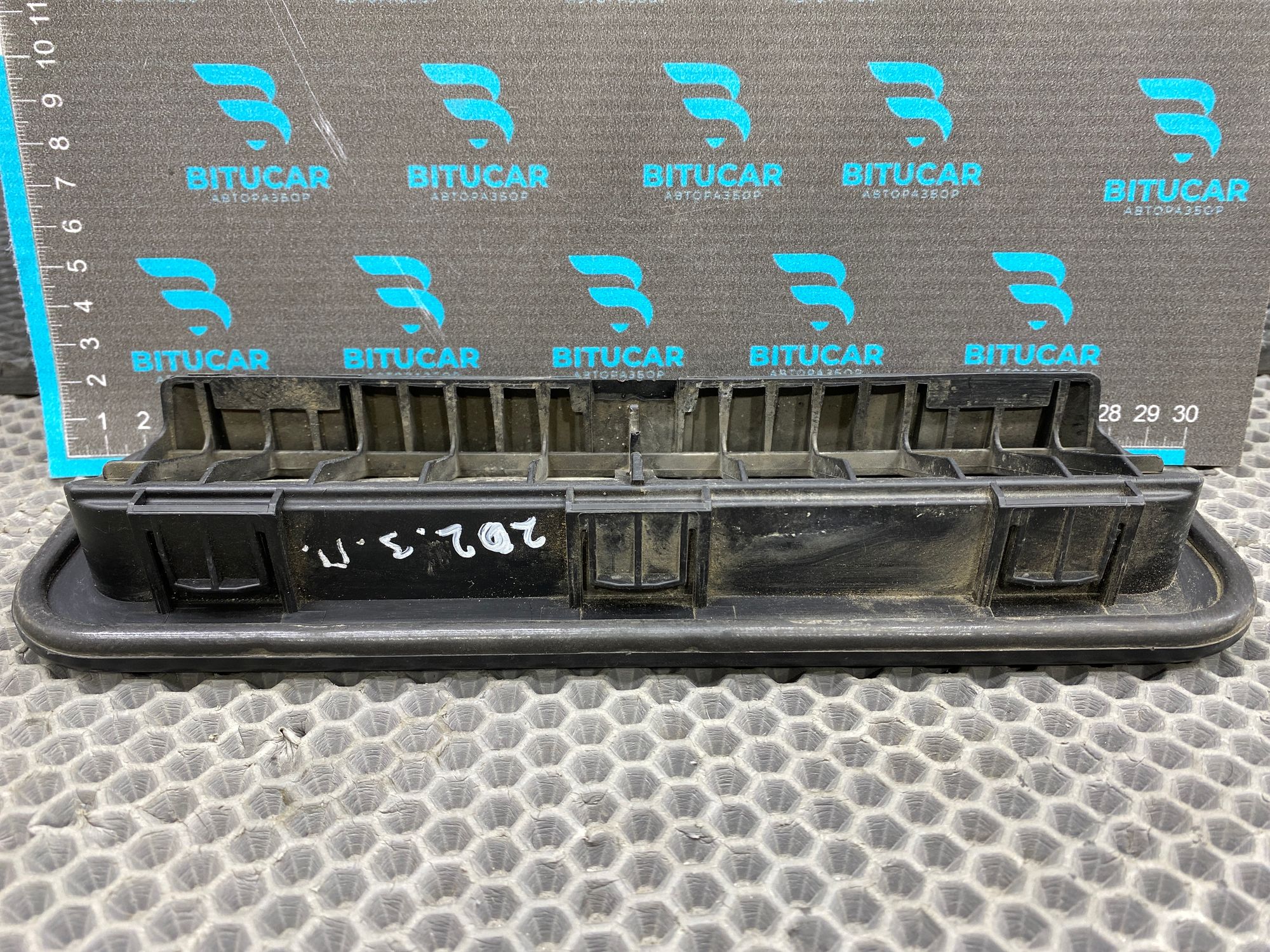 https://ycs.partsauto.market/partsauto-images/thmbs/userImages/c8f07ba63eb5b2f0f6006ea854bf8f7d/part/220e19da-7ed8-435d-a6b4-d11702dca60f_1777809824231.jpg