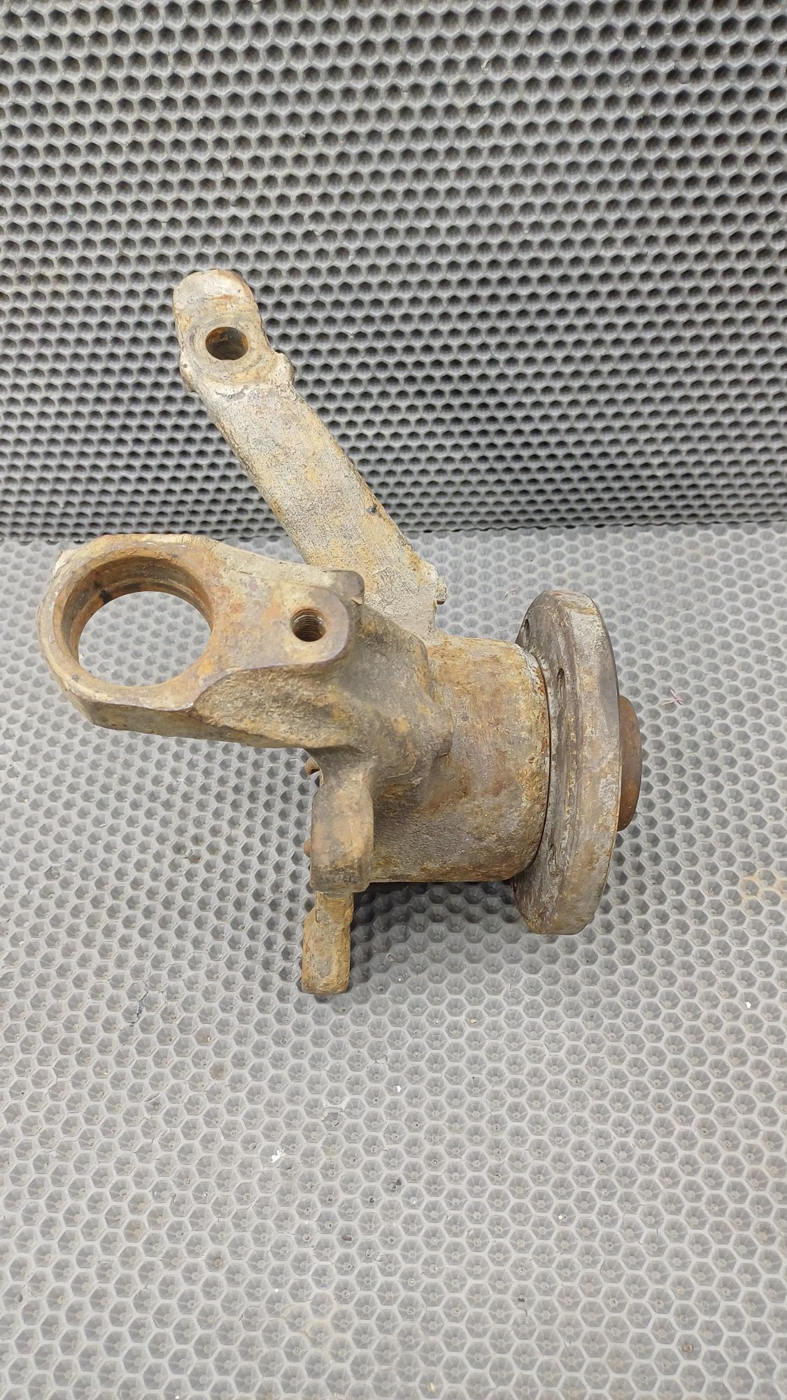 https://ycs.partsauto.market/partsauto-images/thmbs/userImages/c8f07ba63eb5b2f0f6006ea854bf8f7d/part/2212f1eb-a1bb-457f-a0c7-1c34d7f48886_1774178408484.jpg