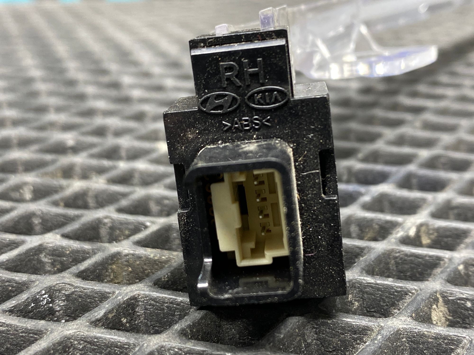 https://ycs.partsauto.market/partsauto-images/thmbs/userImages/c8f07ba63eb5b2f0f6006ea854bf8f7d/part/223593cd-243d-4582-840d-e18cb9003b76_1777719550366.jpg