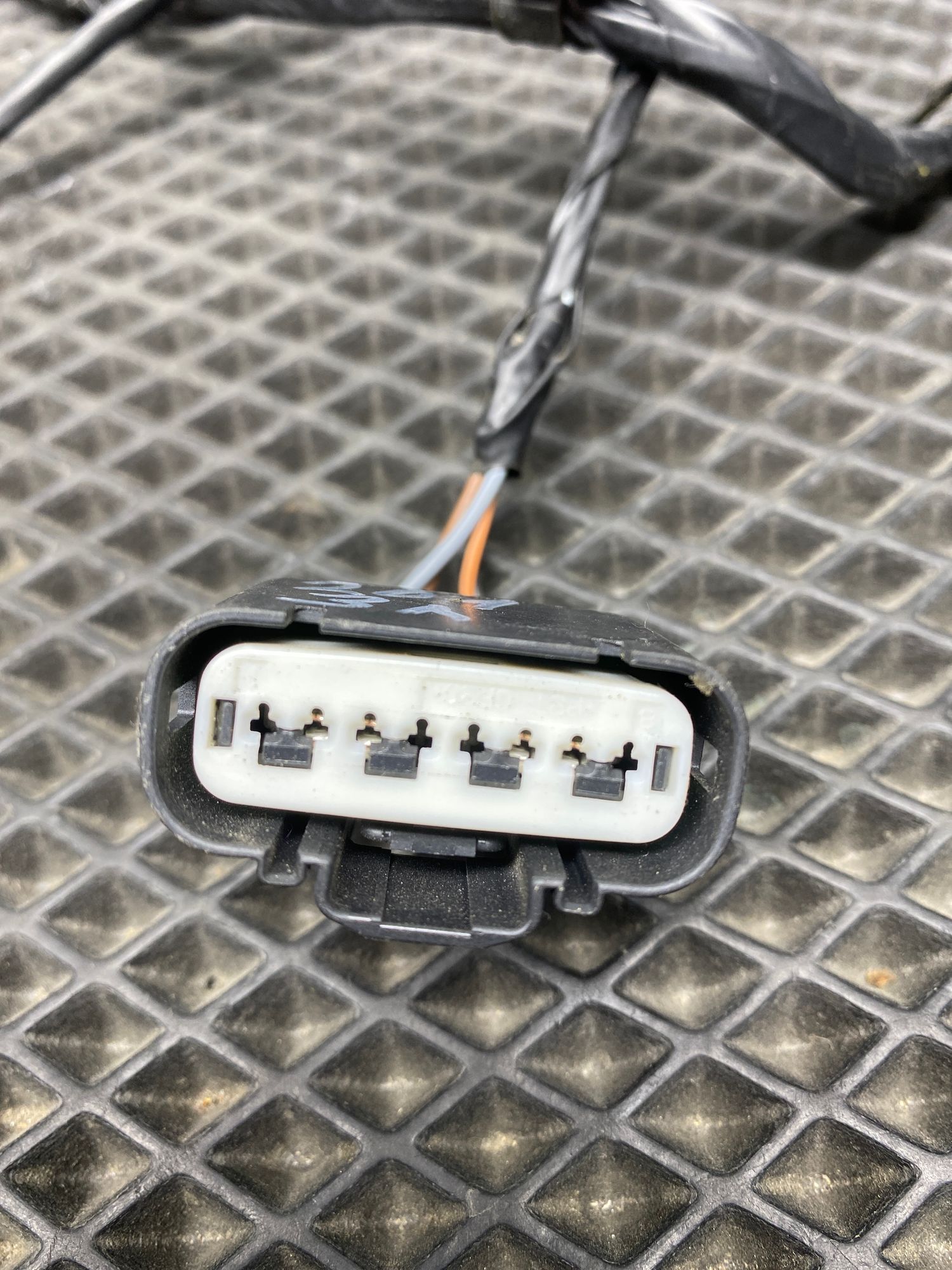 https://ycs.partsauto.market/partsauto-images/thmbs/userImages/c8f07ba63eb5b2f0f6006ea854bf8f7d/part/2237d930-a4ed-4788-812e-e668e3475667_1776858311373.jpg