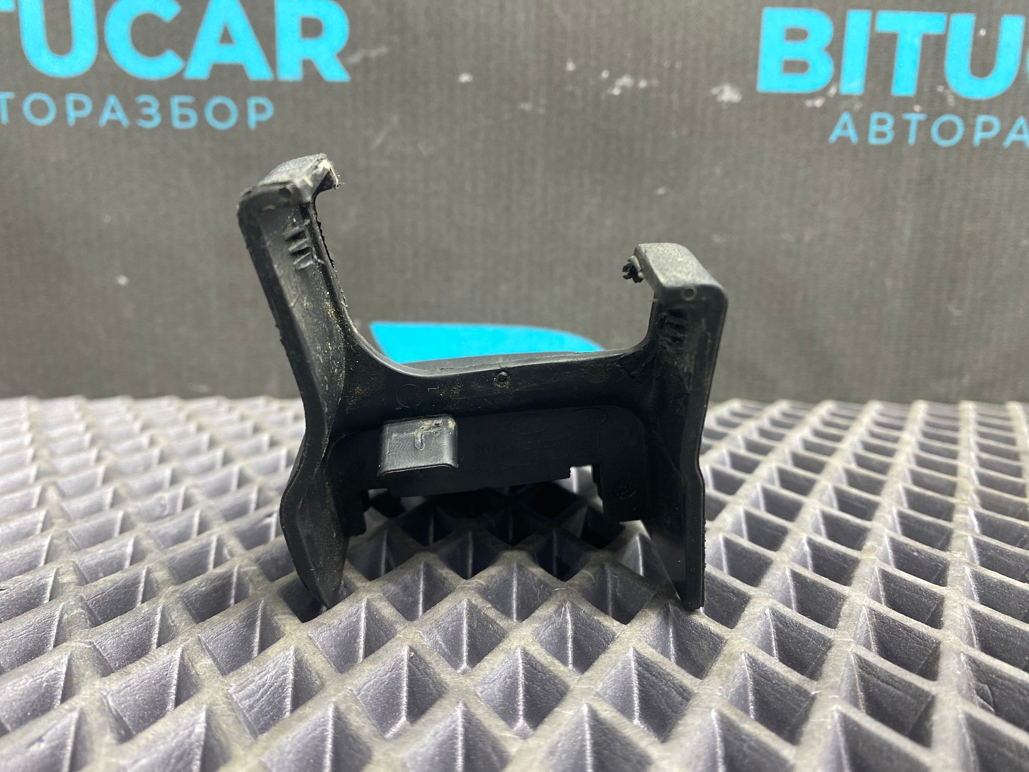 https://ycs.partsauto.market/partsauto-images/thmbs/userImages/c8f07ba63eb5b2f0f6006ea854bf8f7d/part/22bd1e35-171f-42cb-a68a-0e83c658b043_1774006594869.jpg