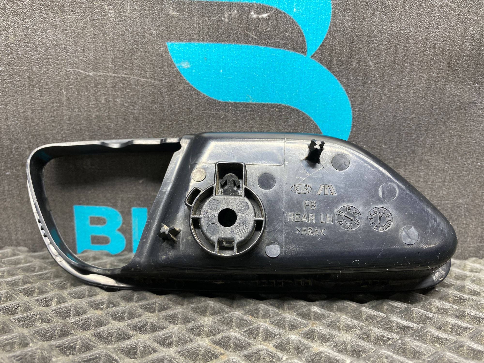 https://ycs.partsauto.market/partsauto-images/thmbs/userImages/c8f07ba63eb5b2f0f6006ea854bf8f7d/part/22f0e9a7-d700-4162-8e24-b052adc62d8f_1776928807815.jpg
