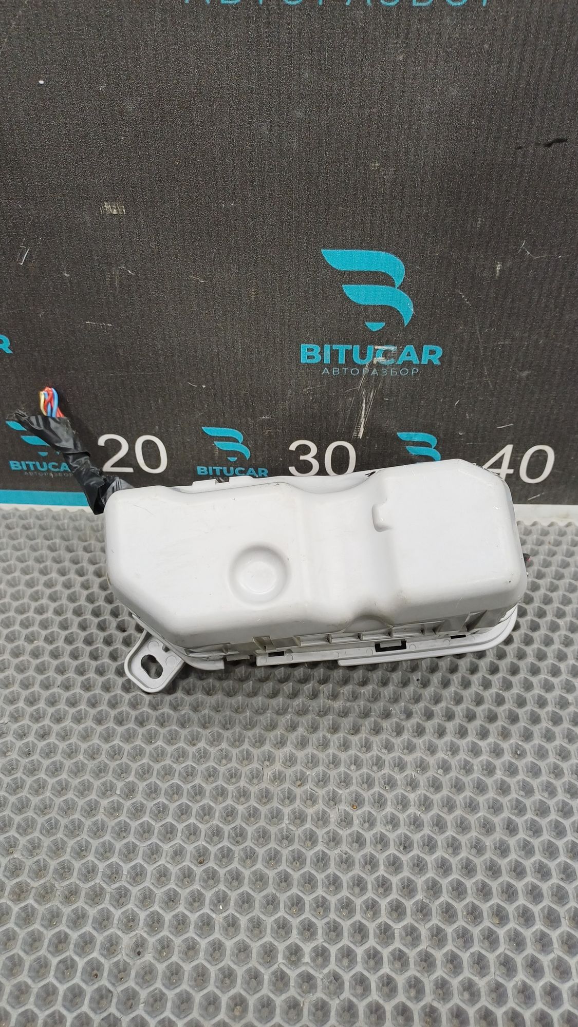 https://ycs.partsauto.market/partsauto-images/thmbs/userImages/c8f07ba63eb5b2f0f6006ea854bf8f7d/part/23c86a97-8591-4030-86c2-ea30eee3bead_1776347787269.jpg