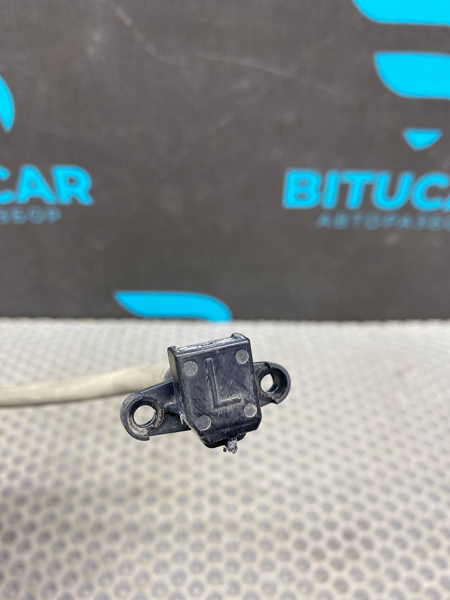 https://ycs.partsauto.market/partsauto-images/thmbs/userImages/c8f07ba63eb5b2f0f6006ea854bf8f7d/part/240cacb1-b923-404a-931a-a59875dff378_1773220304690.jpg