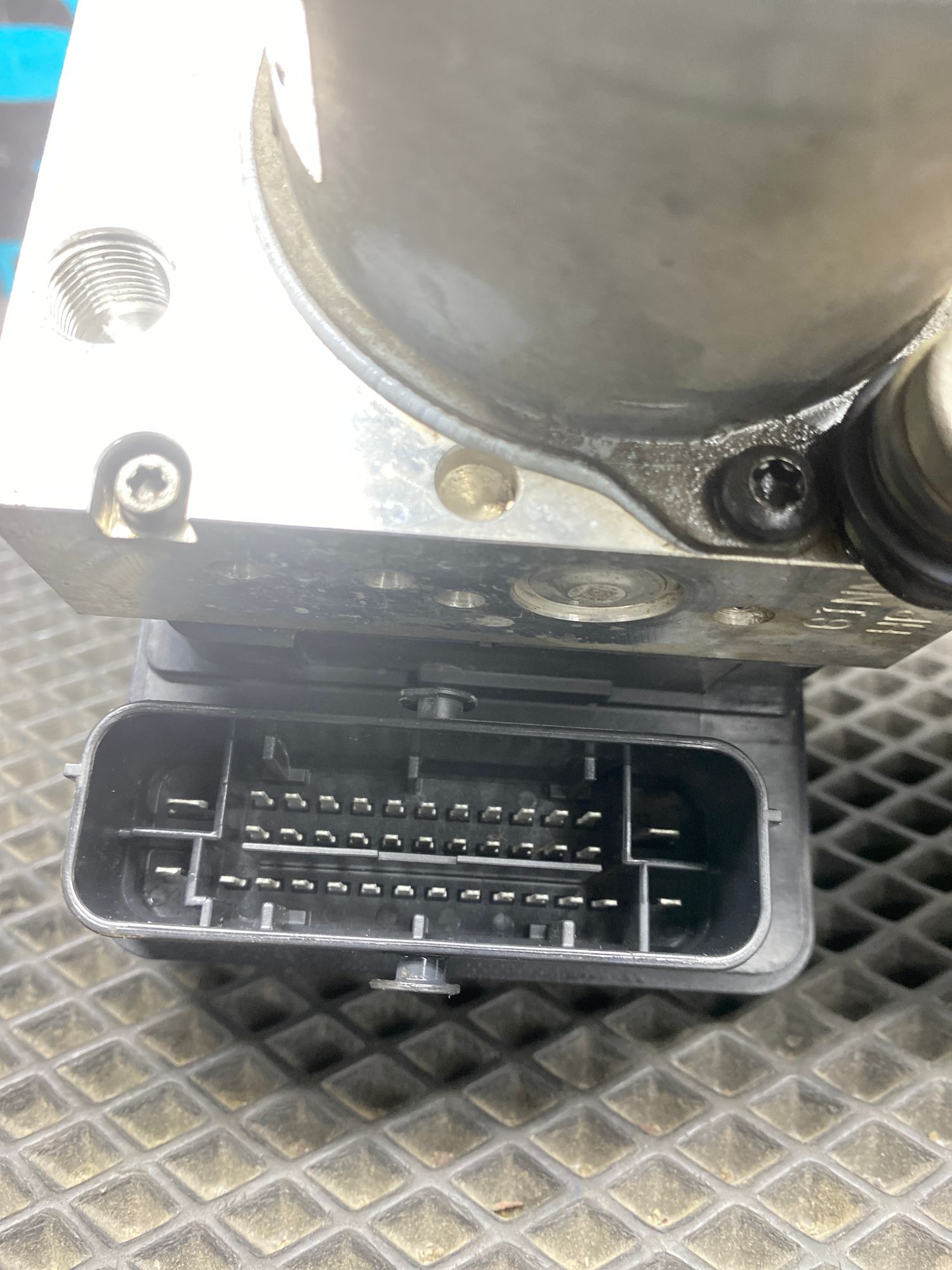 https://ycs.partsauto.market/partsauto-images/thmbs/userImages/c8f07ba63eb5b2f0f6006ea854bf8f7d/part/241a47d9-a543-45ab-963e-20dcf7c26782_1777115206251.jpg