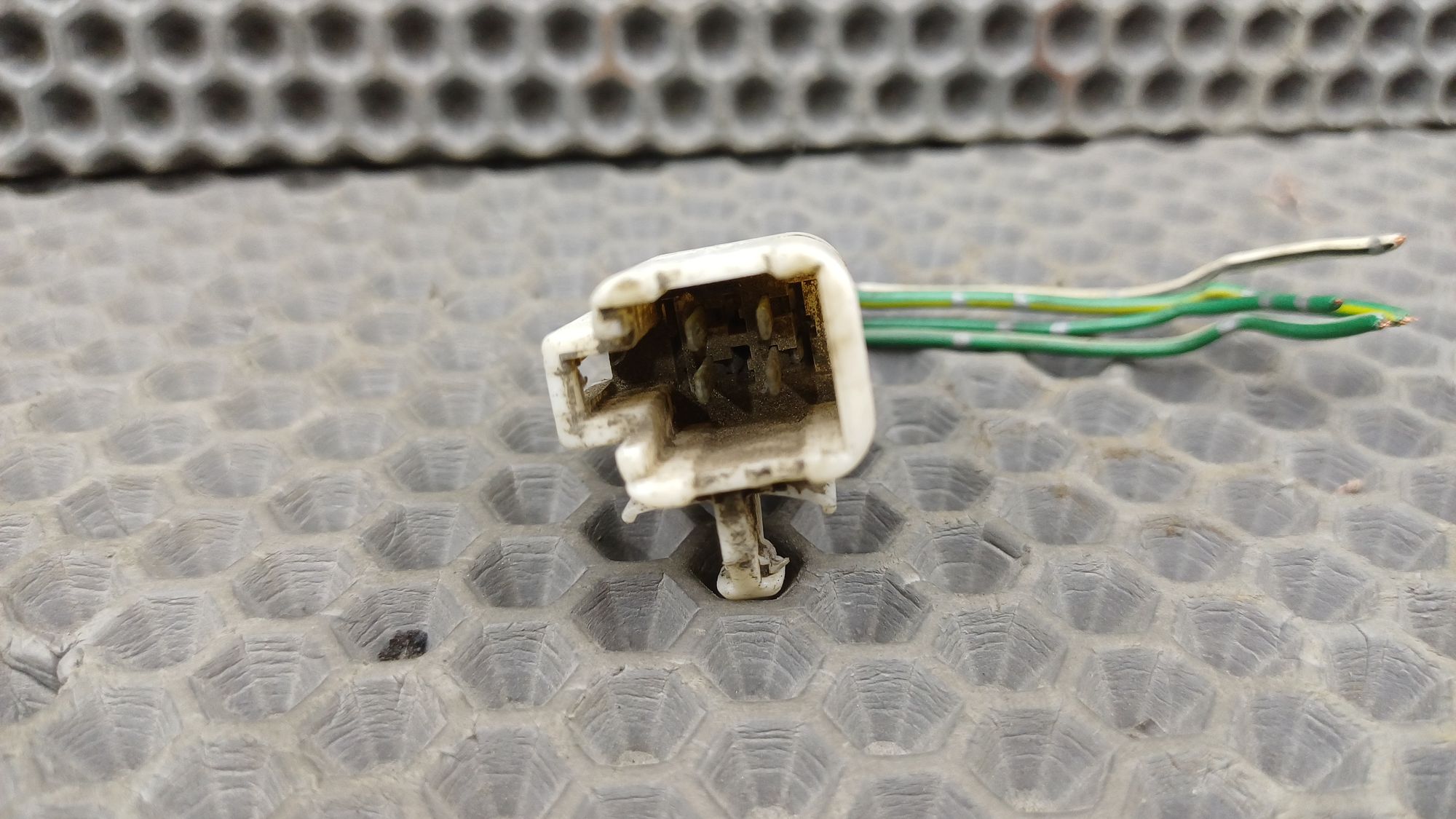 Б/У Фишка фонаря заднего крышки багажника  Toyota CARINA E 6 дорест. 1992—1996 1994 Зеленый, 399 рублей, Краснодар