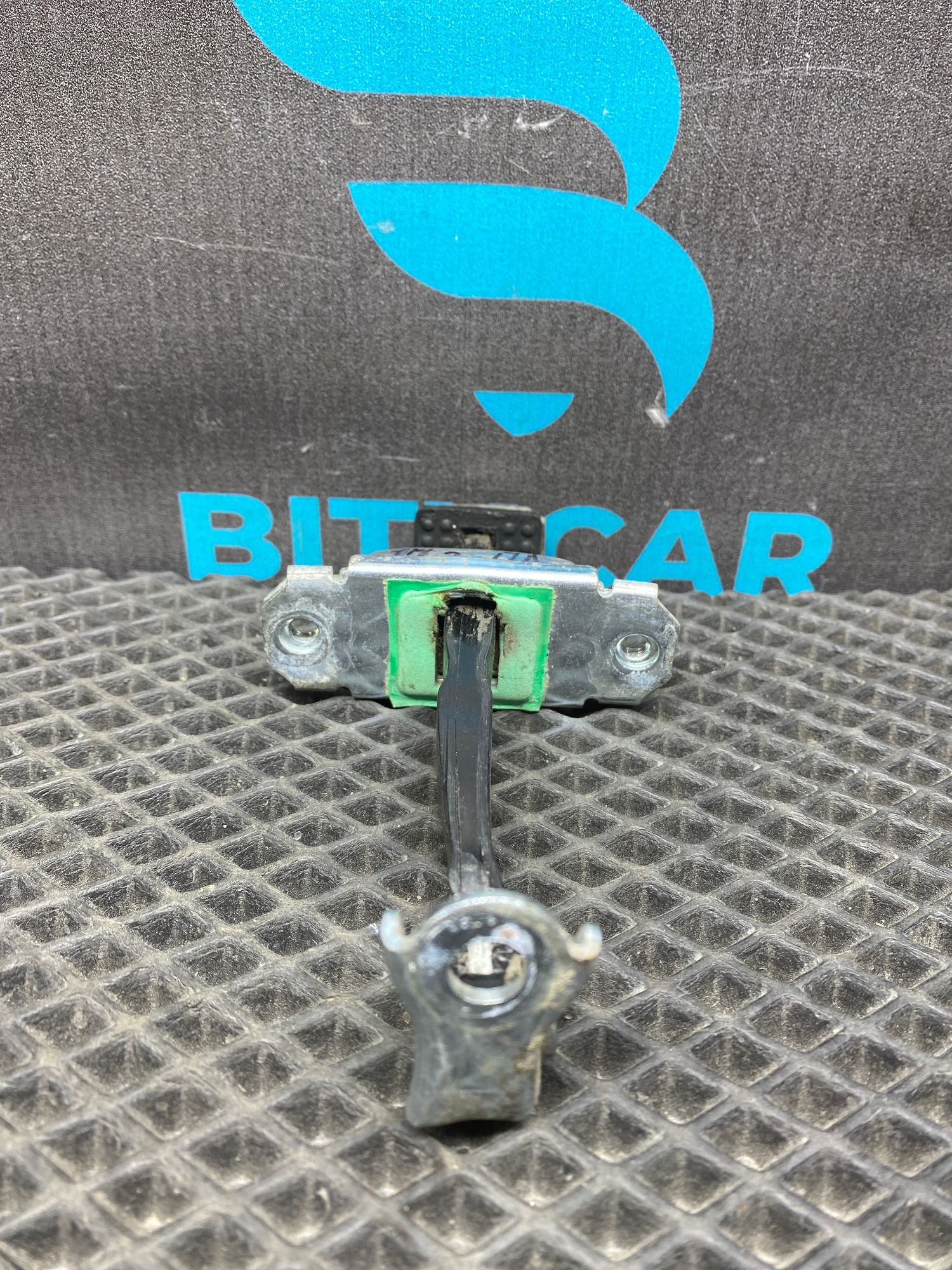 https://ycs.partsauto.market/partsauto-images/thmbs/userImages/c8f07ba63eb5b2f0f6006ea854bf8f7d/part/24483ffa-eb48-4ea9-9534-4000861e637d_1776936632684.jpg