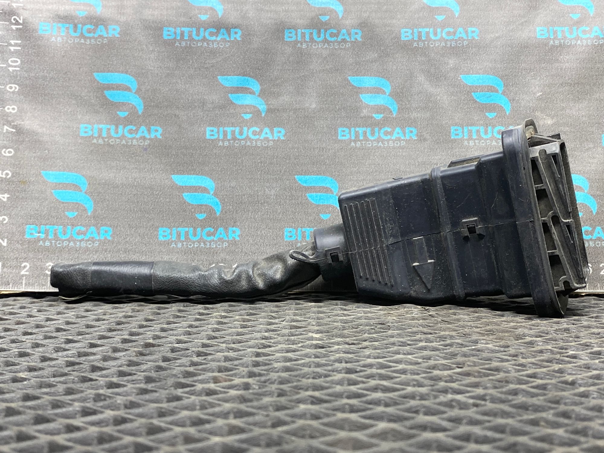 https://ycs.partsauto.market/partsauto-images/thmbs/userImages/c8f07ba63eb5b2f0f6006ea854bf8f7d/part/255edbe8-0295-4573-a0f8-bdb721dcd5d2_1777467117847.jpg
