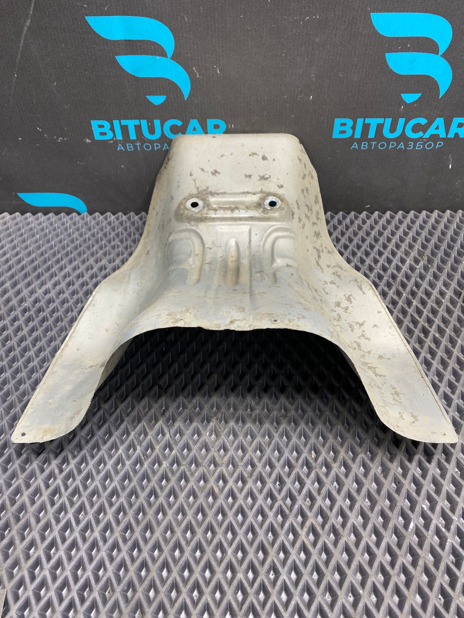 Б/У Экран тепловой глушителя Kia Ceed 1 ED (G4FC) 1.6L AT 2010 хэтчбек, 690 рублей, Краснодар