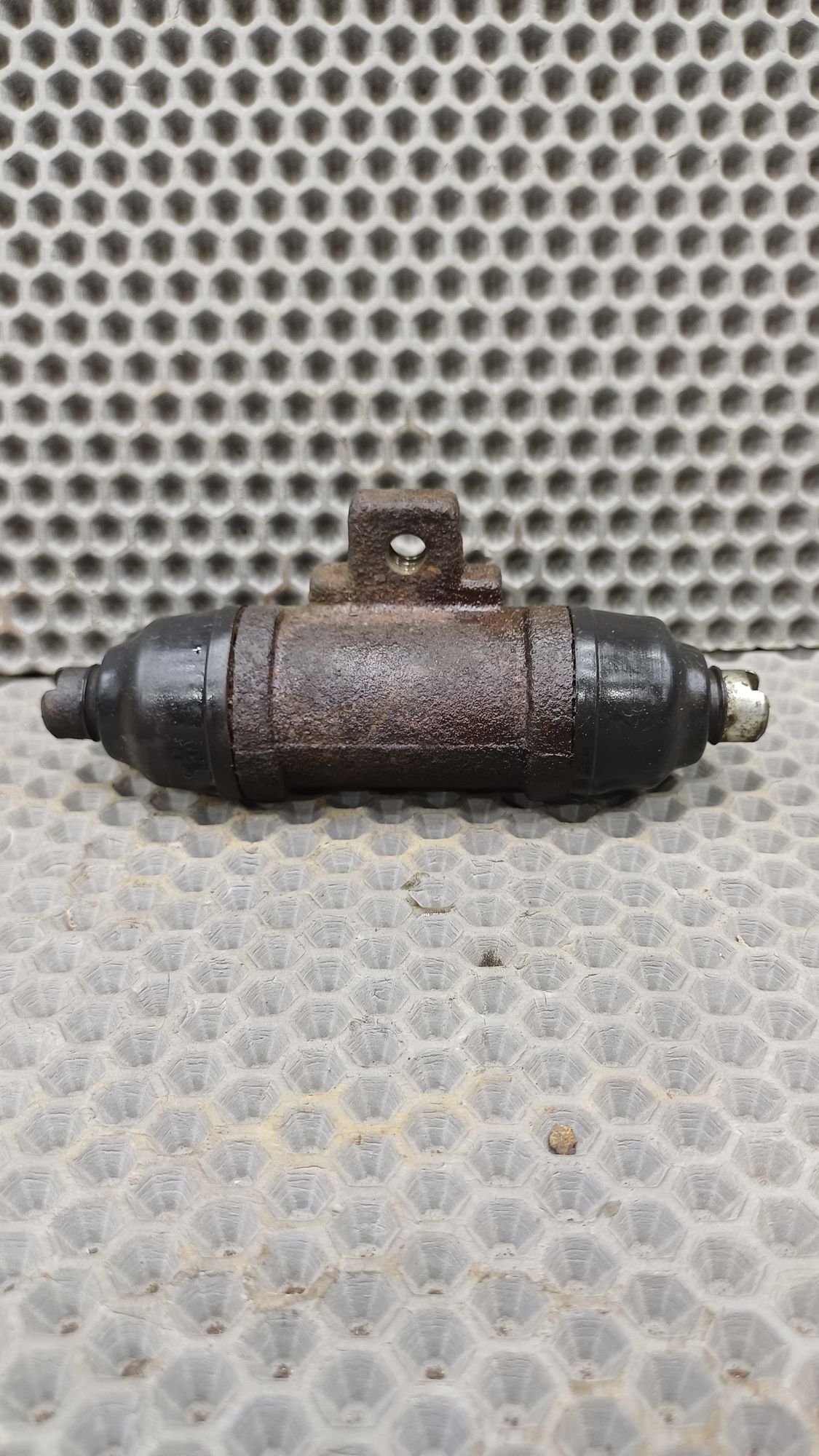 Б/У Цилиндр тормозной задний правый Volkswagen Transporter T4 4 дорест. 1990—2003 1993 синий, 790 рублей, Краснодар