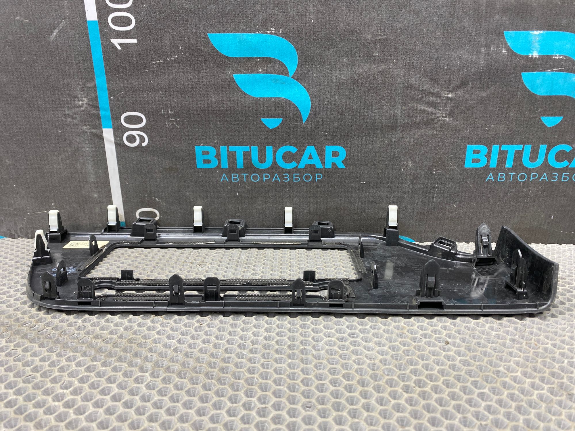 https://ycs.partsauto.market/partsauto-images/thmbs/userImages/c8f07ba63eb5b2f0f6006ea854bf8f7d/part/267b3301-afe7-4960-9be8-b32b34f2df92_1777013903015.jpg