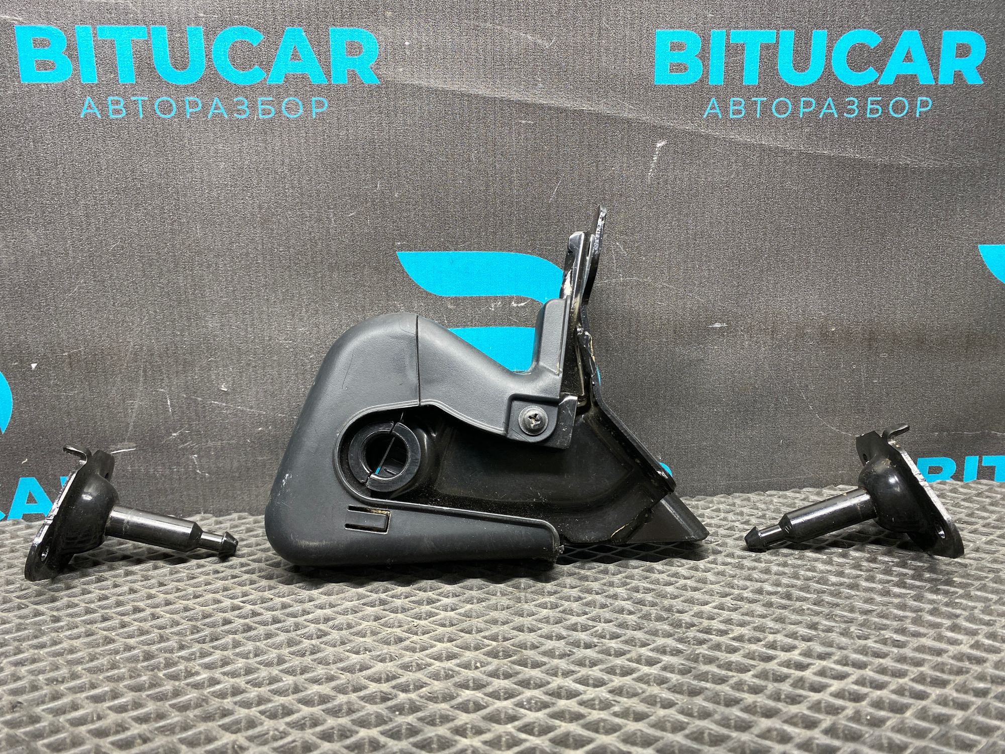 https://ycs.partsauto.market/partsauto-images/thmbs/userImages/c8f07ba63eb5b2f0f6006ea854bf8f7d/part/27014518-acaa-4982-bd61-b7c5eb4c075d_1777036157775.jpg