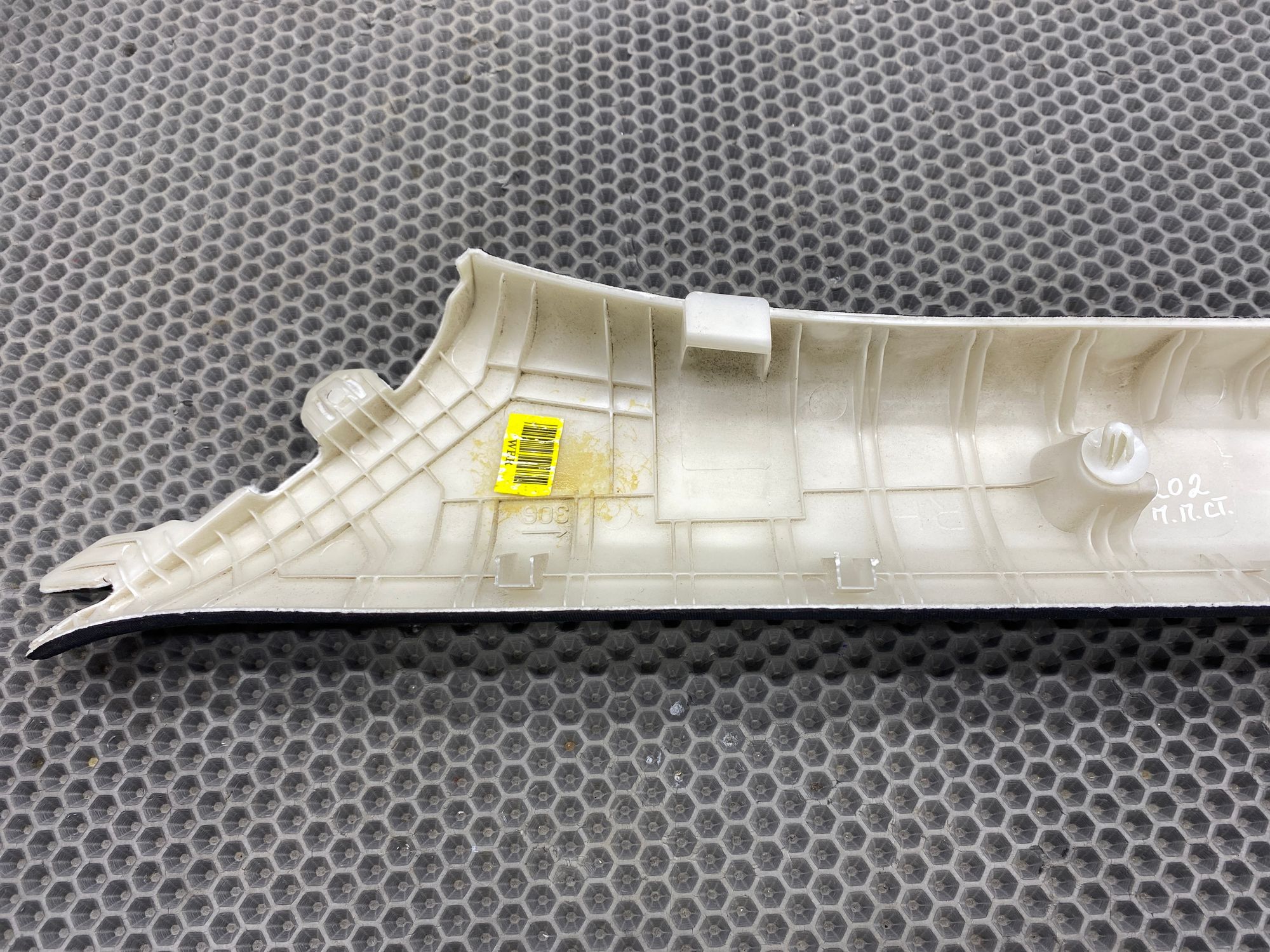 https://ycs.partsauto.market/partsauto-images/thmbs/userImages/c8f07ba63eb5b2f0f6006ea854bf8f7d/part/274e5fb4-7188-4cd9-95b3-933e60137200_1777794353939.jpg