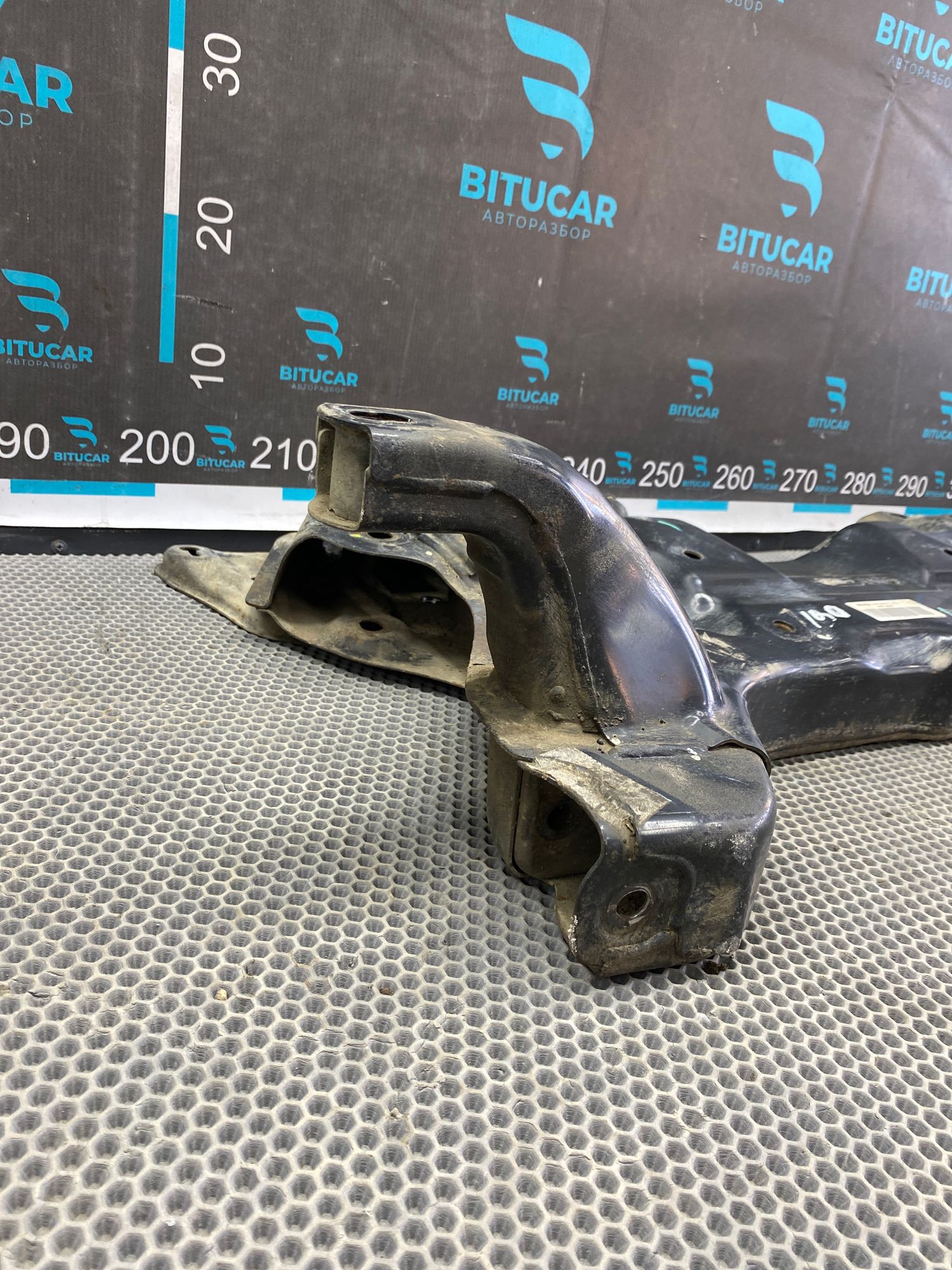 https://ycs.partsauto.market/partsauto-images/thmbs/userImages/c8f07ba63eb5b2f0f6006ea854bf8f7d/part/27cd5ecd-a69a-4506-8bfa-5ba1807fd929_1770903873799.jpg