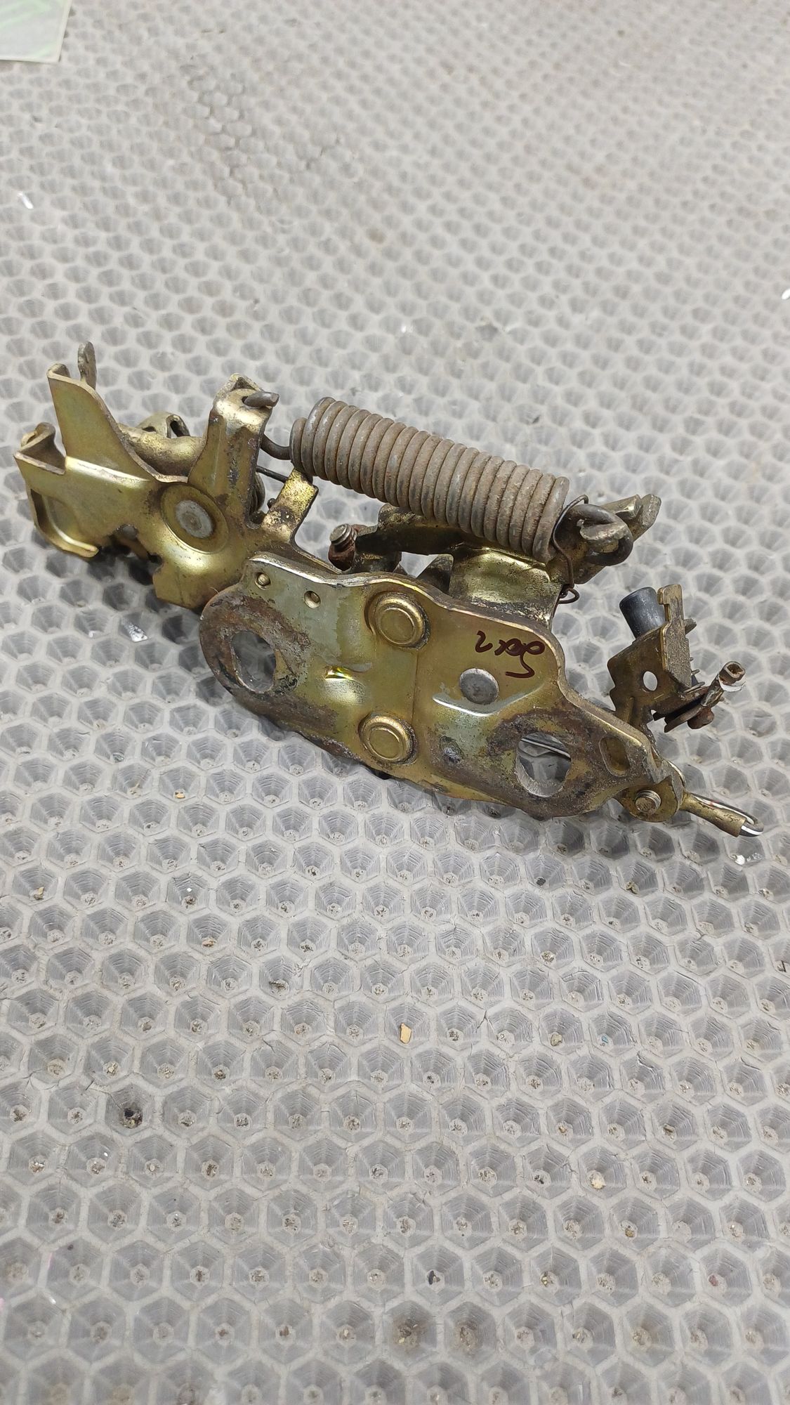 Б/У Замок двери багажника Toyota CARINA E 6 дорест. 1992—1996 1994 Зеленый, 1990 рублей, Краснодар