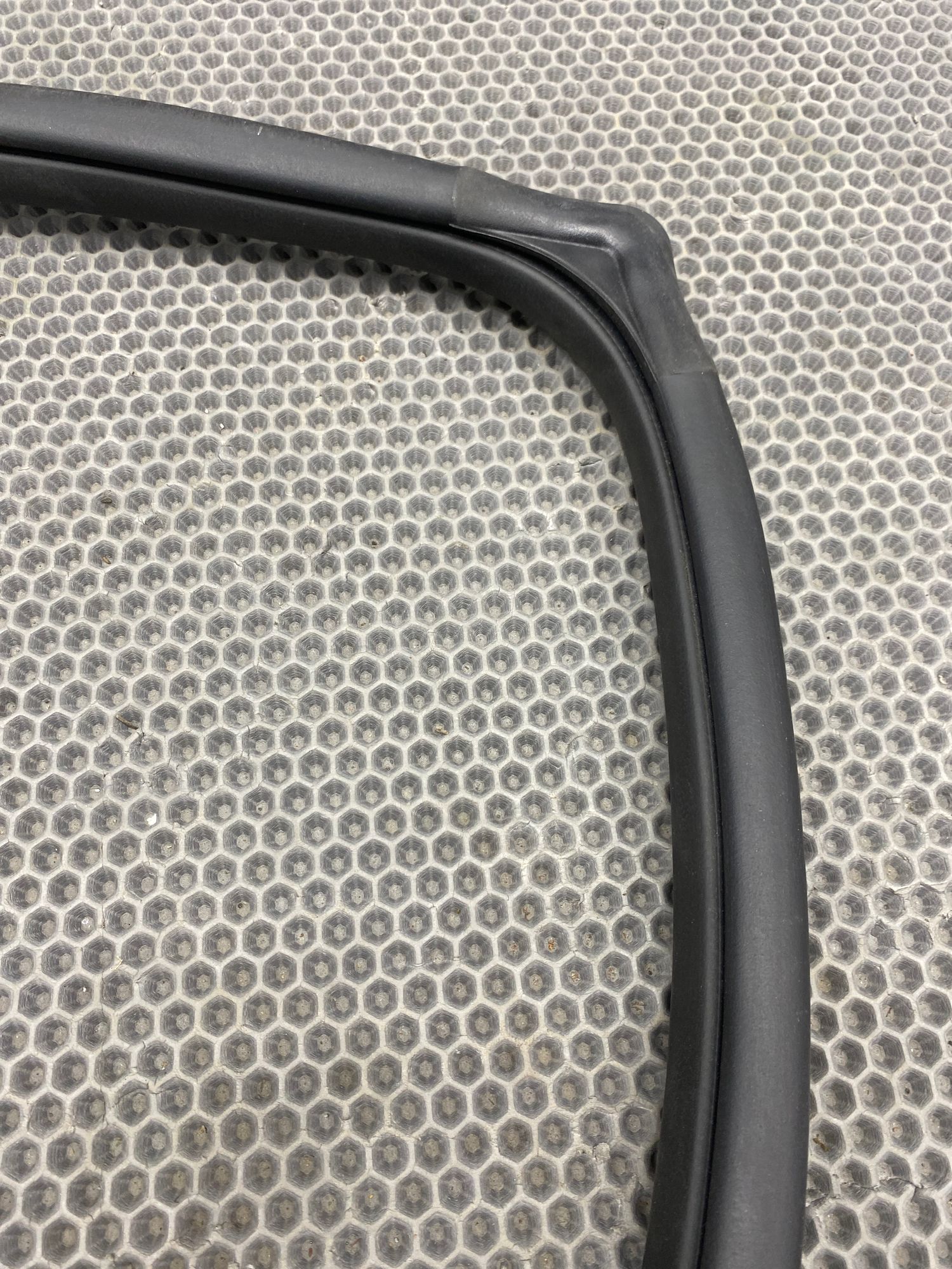 Б/У Уплотнитель двери задней правой Kia Optima IV JF (G4KJ) 2.4L AT 2019 GT-Line, 1490 рублей, Краснодар