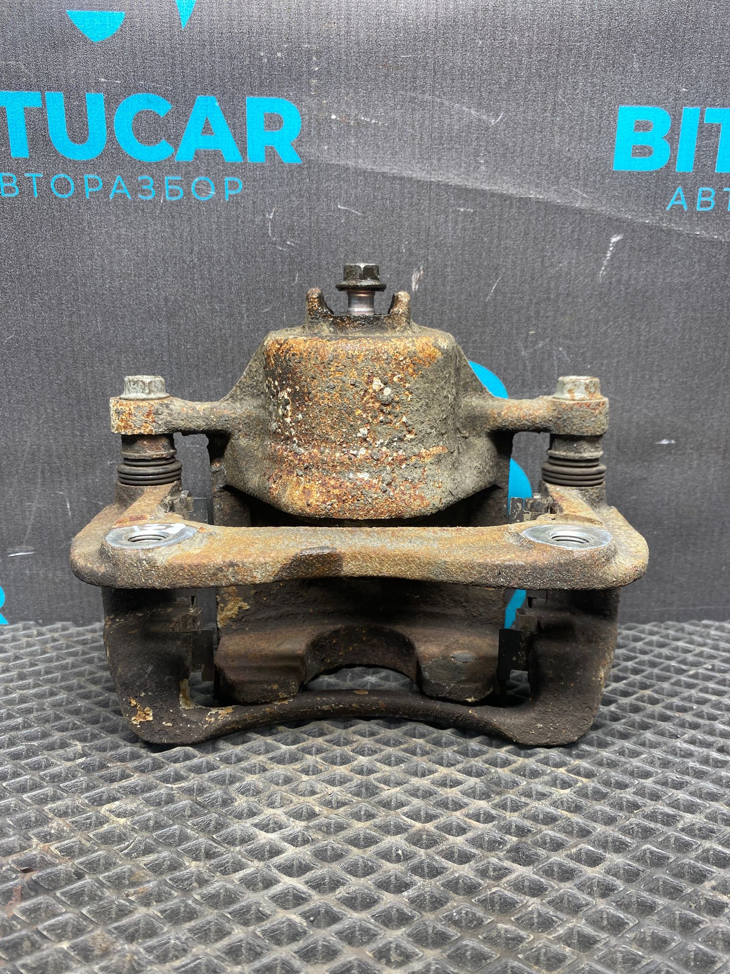 https://ycs.partsauto.market/partsauto-images/thmbs/userImages/c8f07ba63eb5b2f0f6006ea854bf8f7d/part/2981ac06-ecf3-4b92-90b3-dac04108493a_1777113768654.jpg