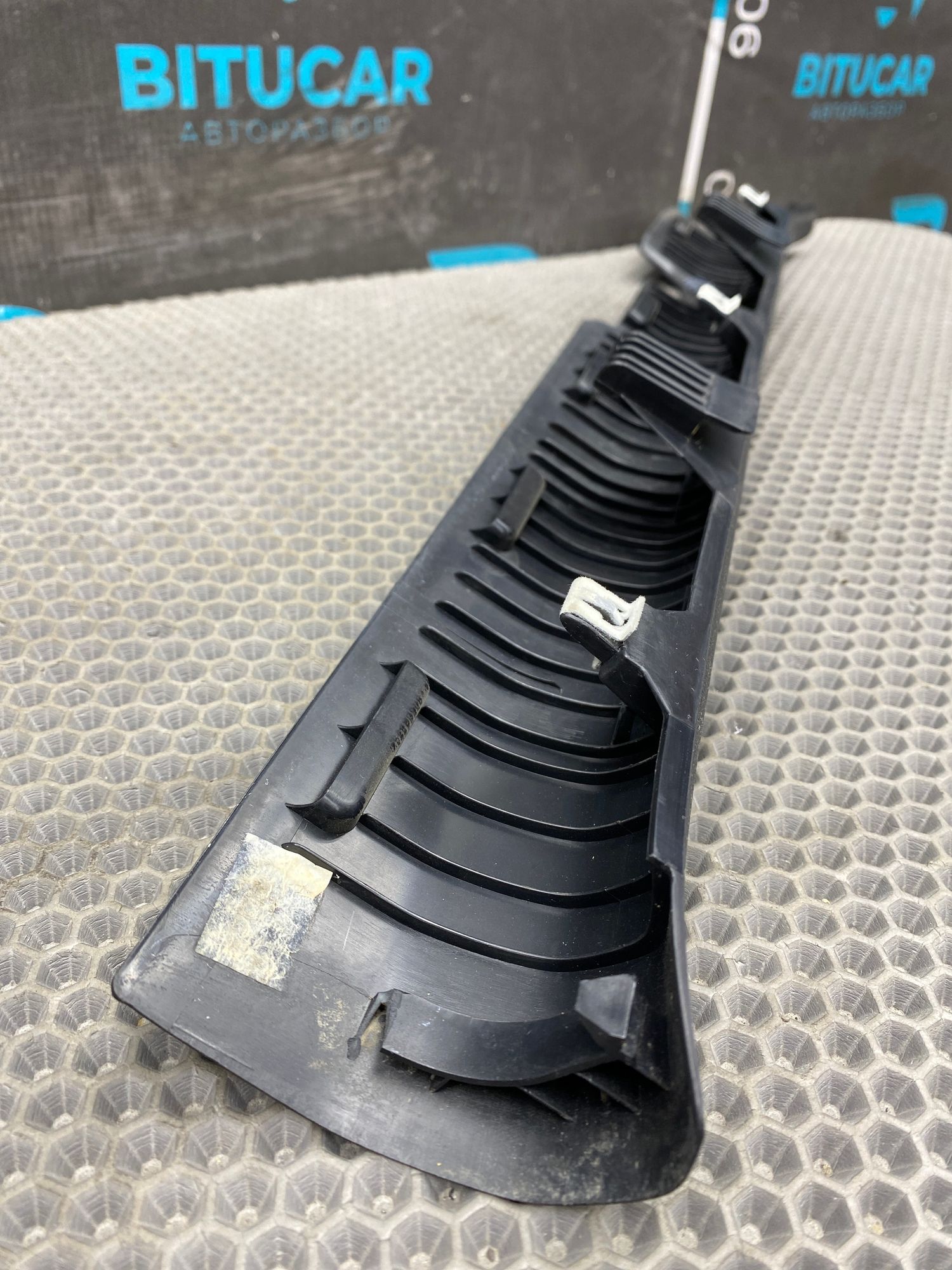 https://ycs.partsauto.market/partsauto-images/thmbs/userImages/c8f07ba63eb5b2f0f6006ea854bf8f7d/part/2a118c88-1aa4-4ebf-88b1-c70f52e255a2_1777021585313.jpg