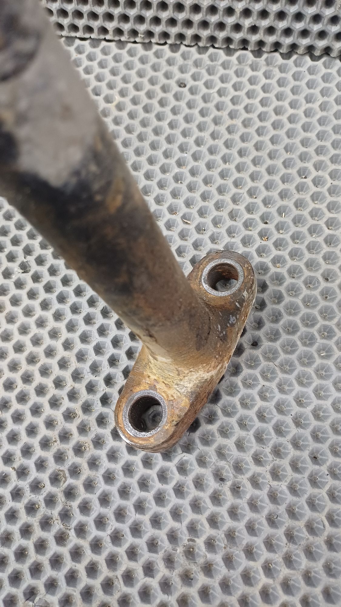 https://ycs.partsauto.market/partsauto-images/thmbs/userImages/c8f07ba63eb5b2f0f6006ea854bf8f7d/part/2a8905c6-518d-4711-b2d3-173659e0c489_1774349894329.jpg