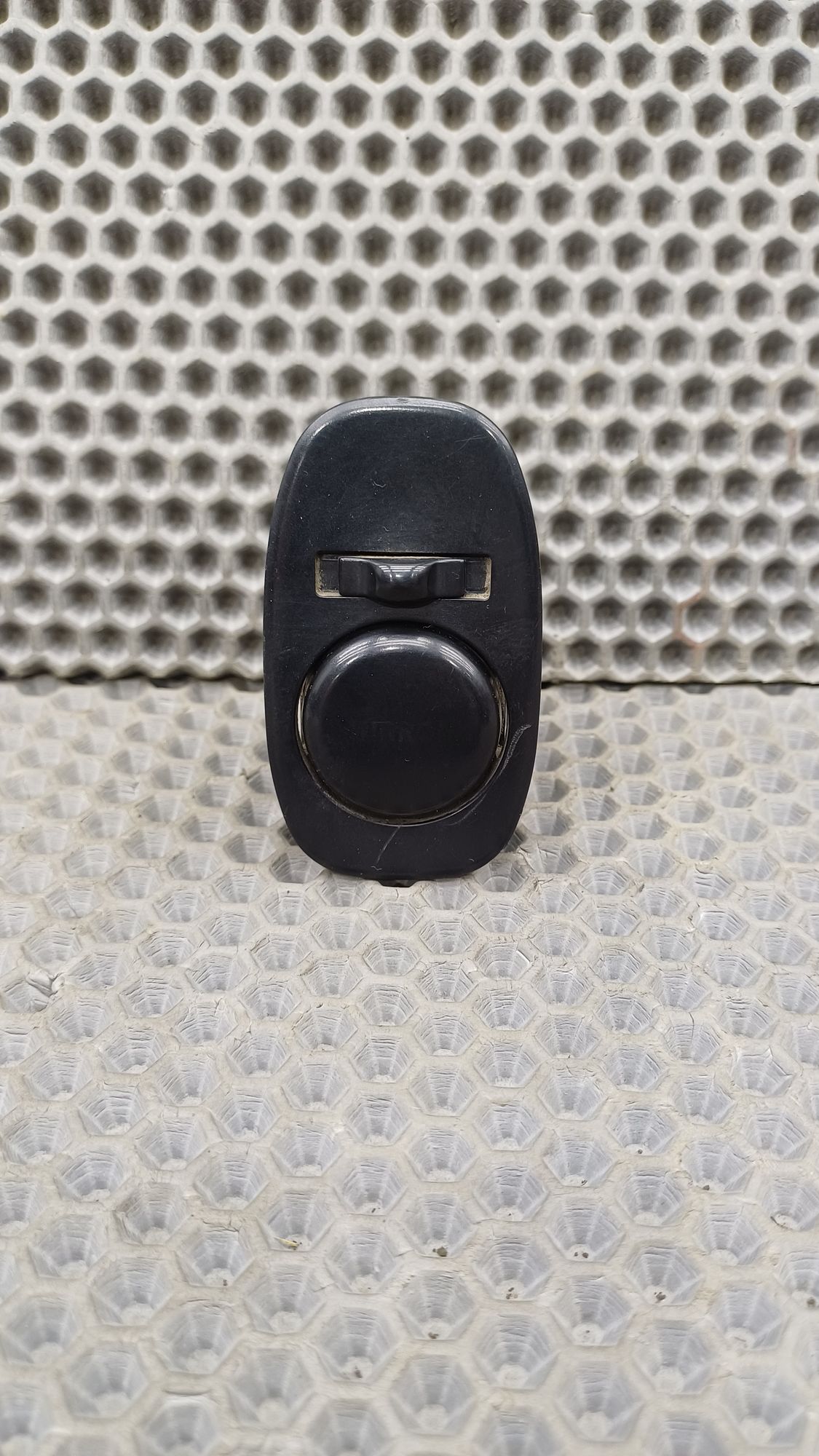 Б/У Кнопка управления зеркалами Toyota CARINA E 6 дорест. 1992—1996 1994 Зеленый, 890 рублей, Краснодар