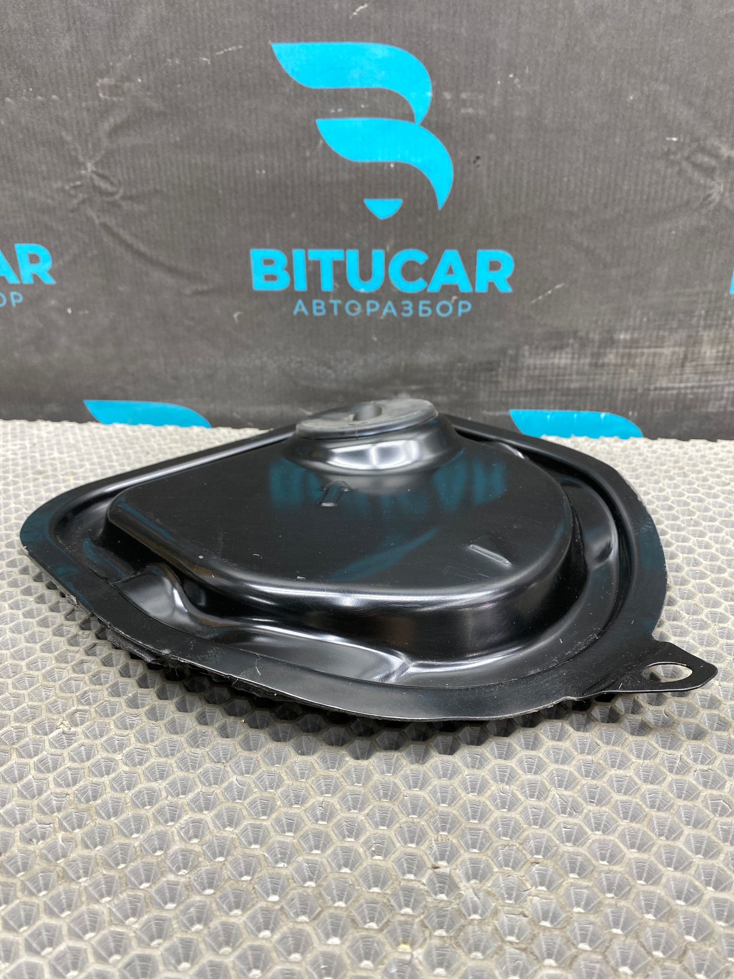 https://ycs.partsauto.market/partsauto-images/thmbs/userImages/c8f07ba63eb5b2f0f6006ea854bf8f7d/part/2ab3a938-c8ca-494a-944f-79258a2cd040_1777028684016.jpg