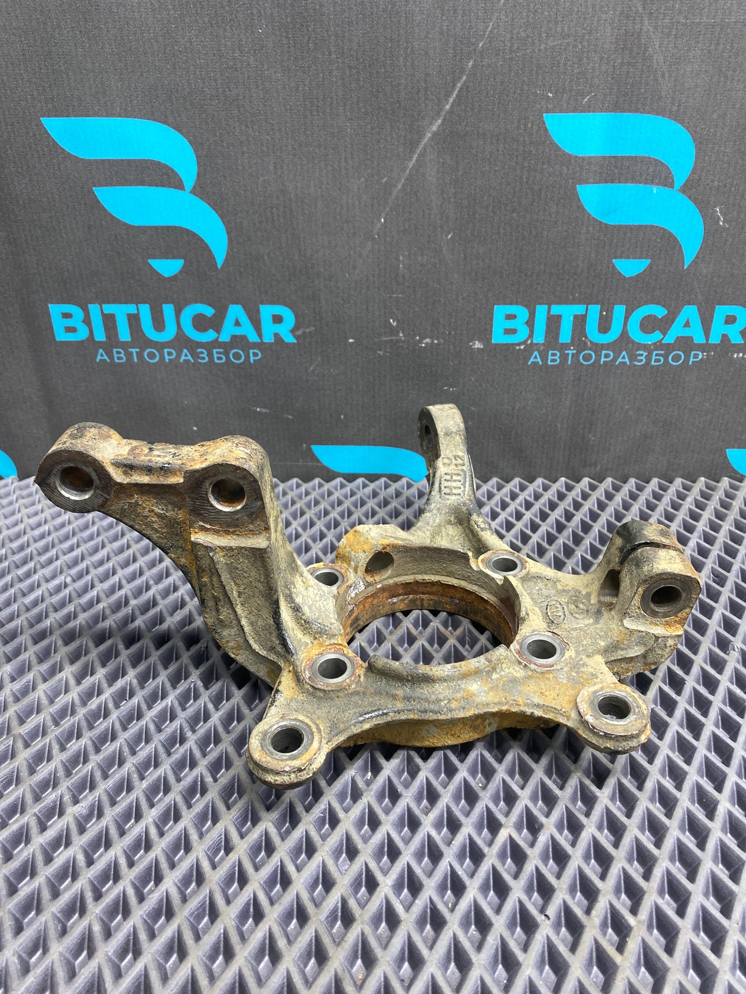 Б/У Поворотный кулак передний правый Kia Ceed 2 JD (G4FG) 1.6L AT 2013 Хэтчбек, 3490 рублей, Краснодар