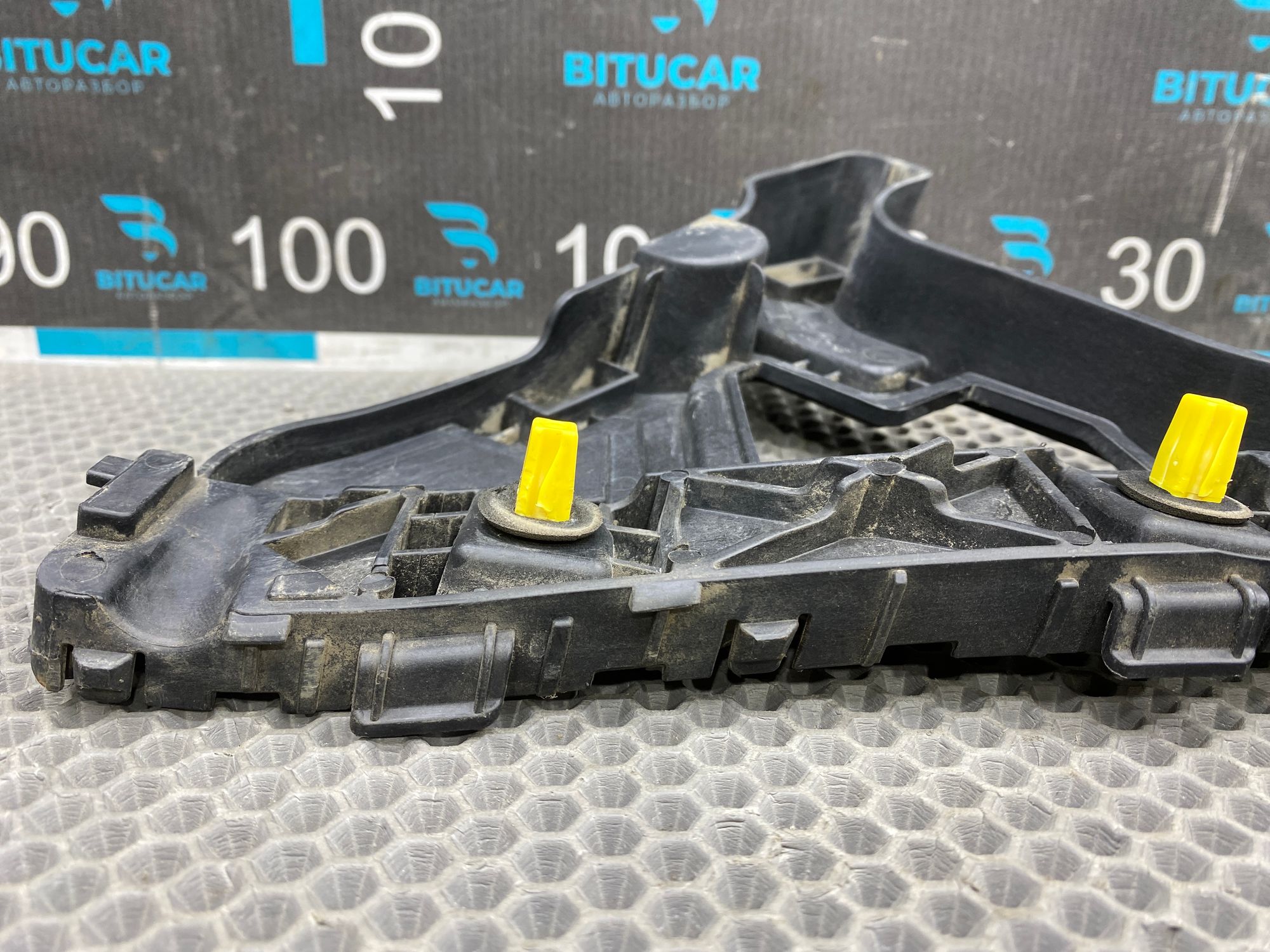 https://ycs.partsauto.market/partsauto-images/thmbs/userImages/c8f07ba63eb5b2f0f6006ea854bf8f7d/part/2c33586a-90d2-4df0-9faa-d078f1d943a3_1777804931472.jpg