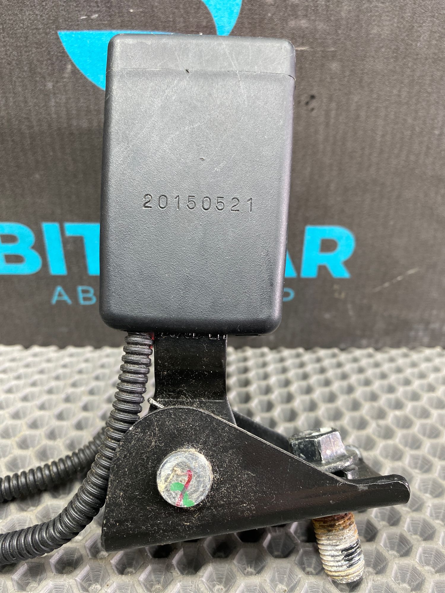 https://ycs.partsauto.market/partsauto-images/thmbs/userImages/c8f07ba63eb5b2f0f6006ea854bf8f7d/part/2cdbc273-c8da-4b45-a28d-200fdf2c9777_1777534931519.jpg
