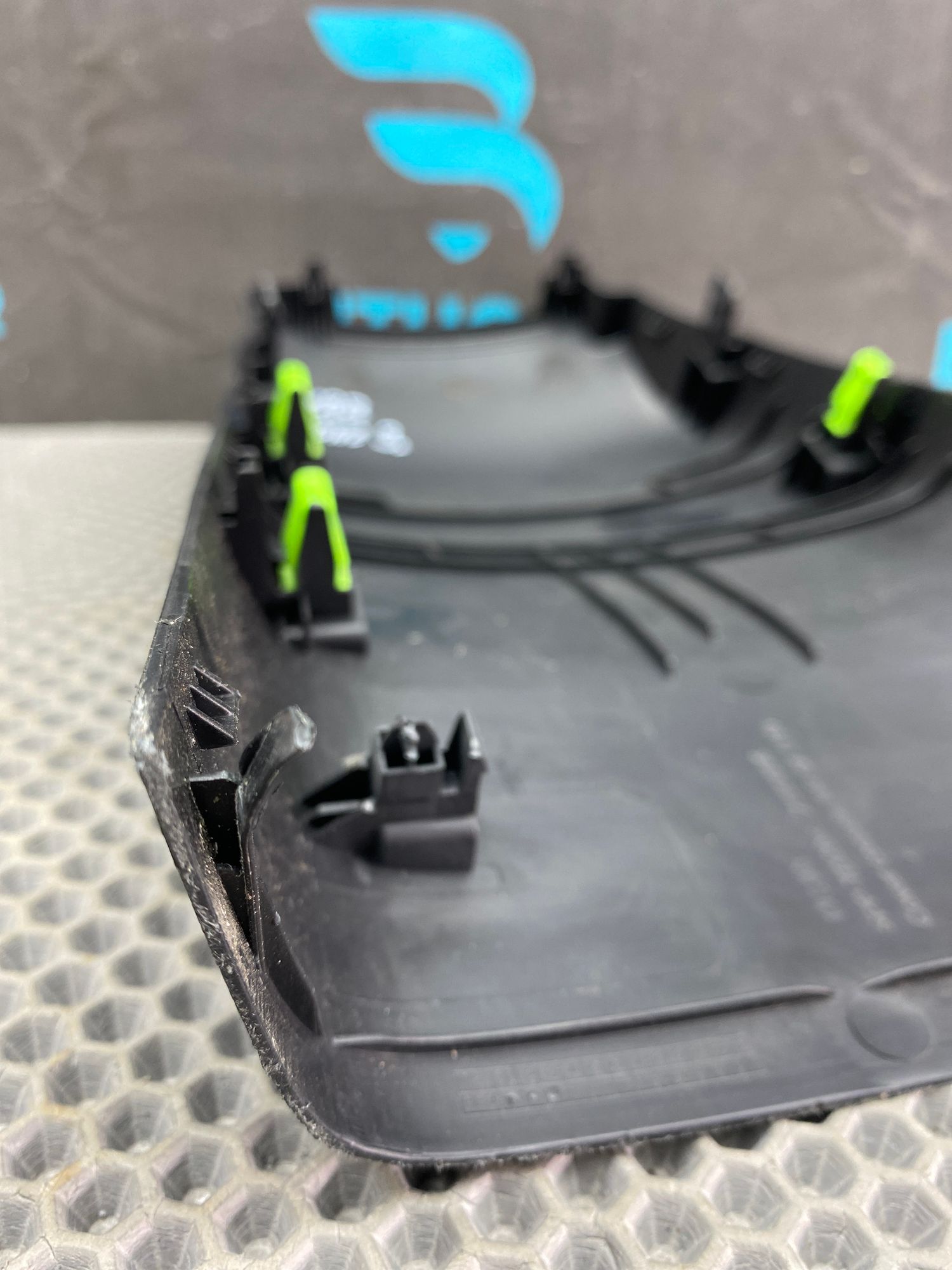 https://ycs.partsauto.market/partsauto-images/thmbs/userImages/c8f07ba63eb5b2f0f6006ea854bf8f7d/part/2d5d6df2-bcfa-4120-8769-66e5037a81ae_1777538038139.jpg