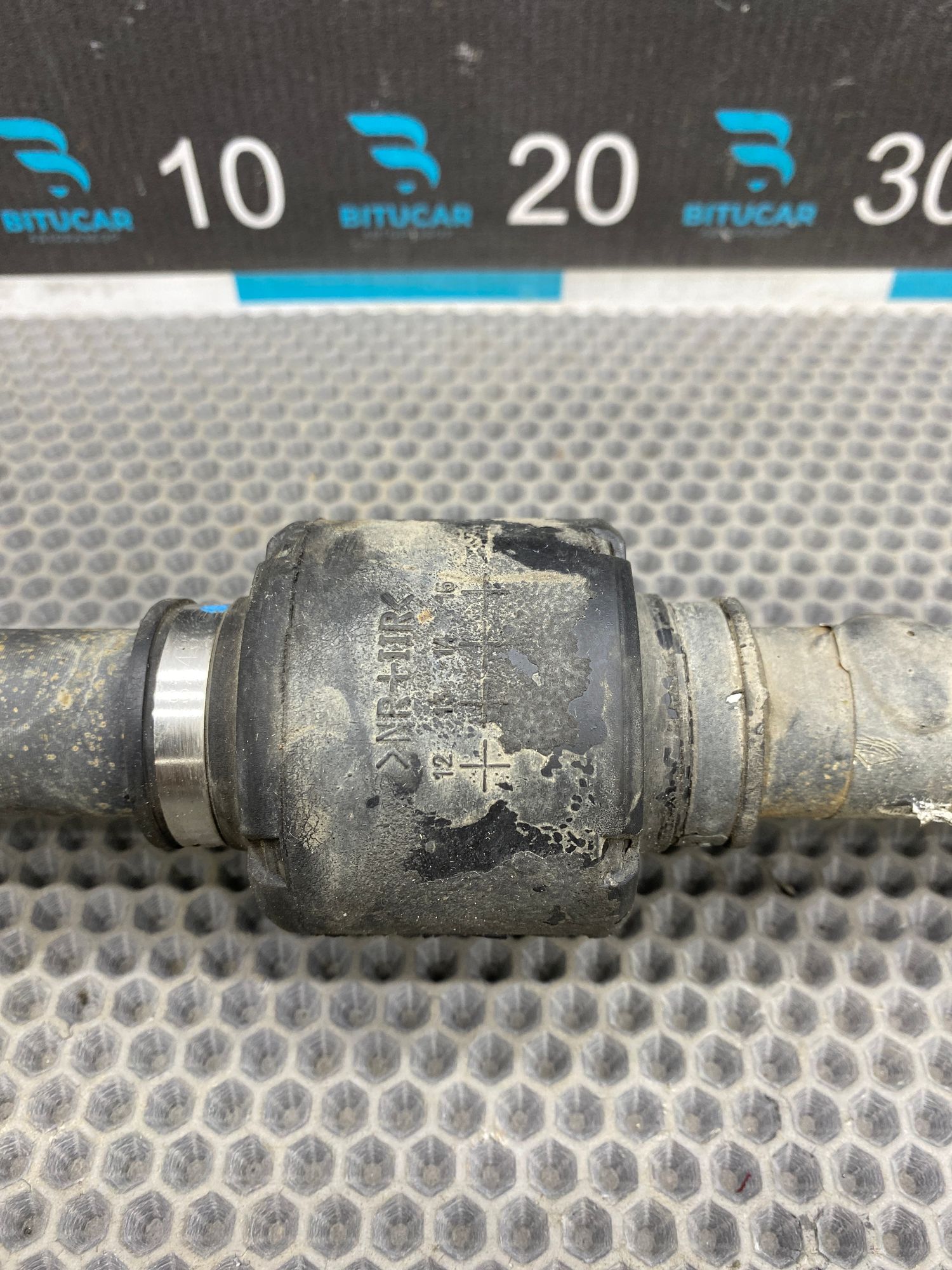 https://ycs.partsauto.market/partsauto-images/thmbs/userImages/c8f07ba63eb5b2f0f6006ea854bf8f7d/part/2d688f7a-932c-4bad-bc3b-dbe2d45cb5d3_1777299673125.jpg