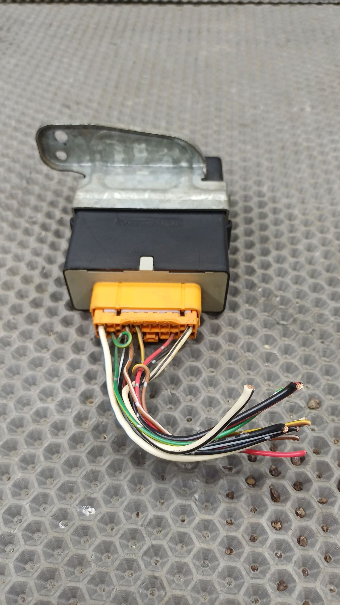 Б/У Блок управления дверьми с фишкой  Toyota CARINA E 6 дорест. 1992—1996 1994 Зеленый, 990 рублей, Краснодар