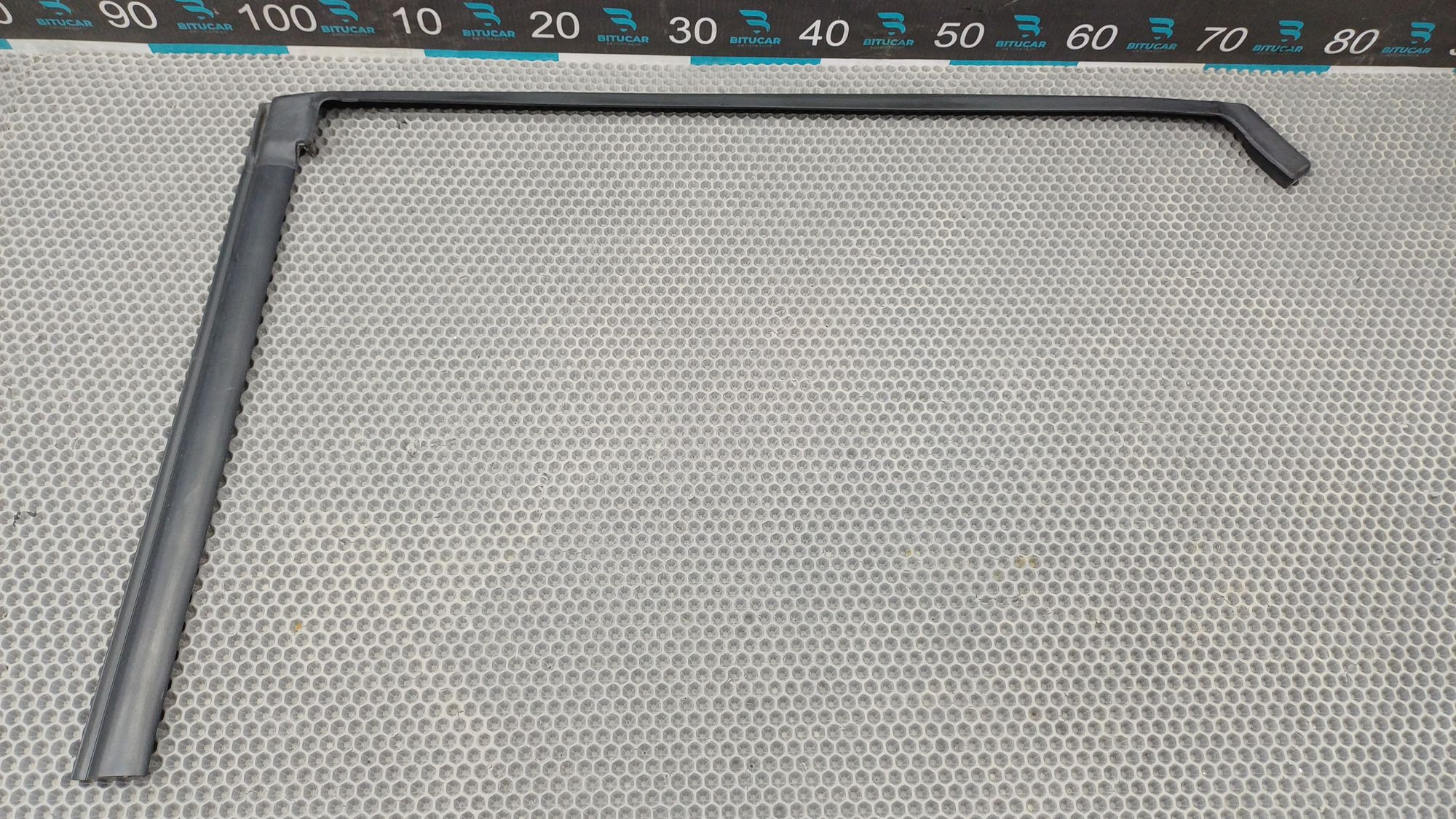 Б/У Уплотнитель стекла внешний задней правой двери Kia Optima 4 JF (G4KJ) 2.4L AT 2019 GT-Line, 790 рублей, Краснодар