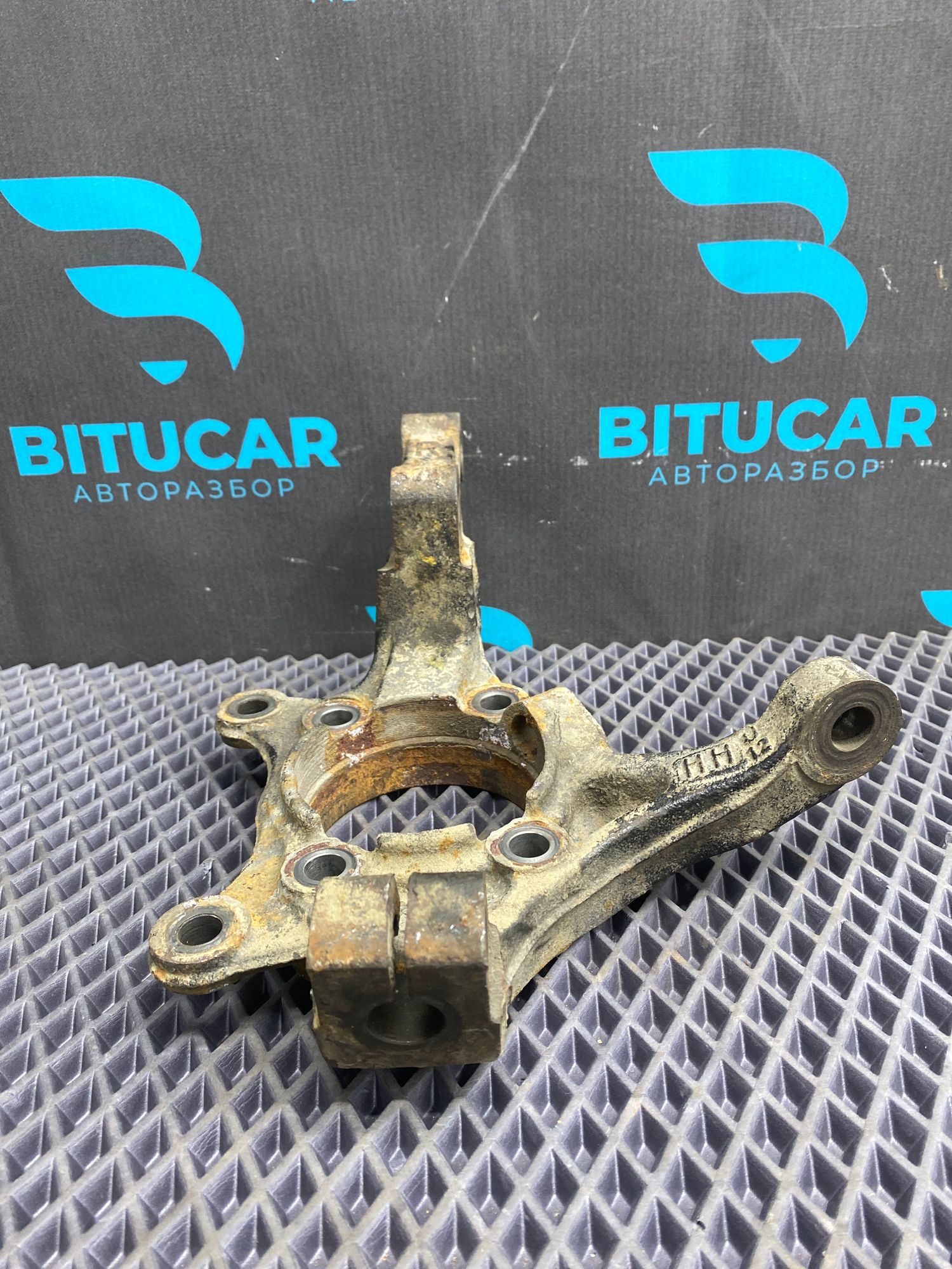 Б/У Поворотный кулак передний правый Kia Ceed 2 JD (G4FG) 1.6L AT 2013 Хэтчбек, 3490 рублей, Краснодар