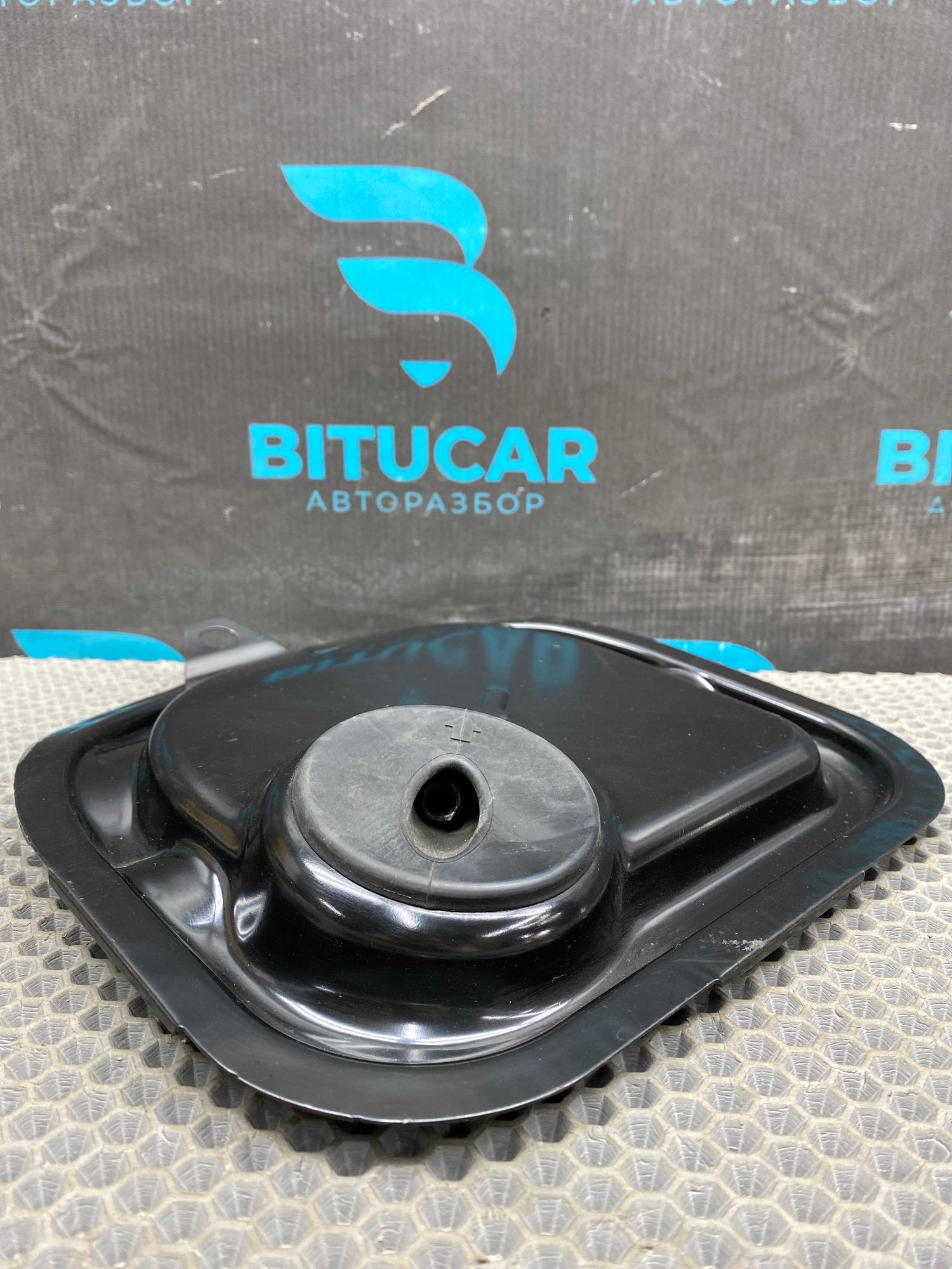 https://ycs.partsauto.market/partsauto-images/thmbs/userImages/c8f07ba63eb5b2f0f6006ea854bf8f7d/part/2e8faec6-63f9-4536-8d1d-72e4e8f94a15_1777028683794.jpg