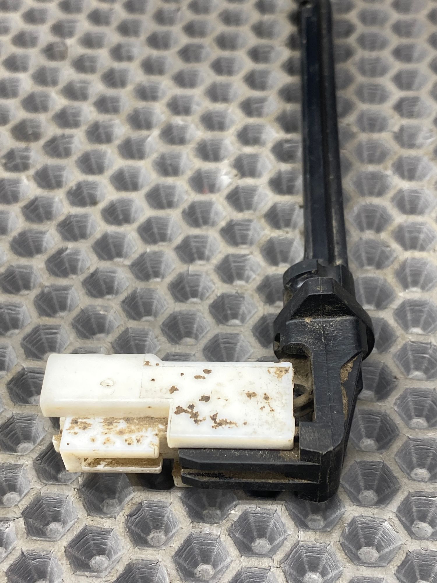 Б/У Датчик температуры воздуха Kia Ceed 2 JD (G4FG) 1.6L AT 2013 Хэтчбек, 790 рублей, Краснодар