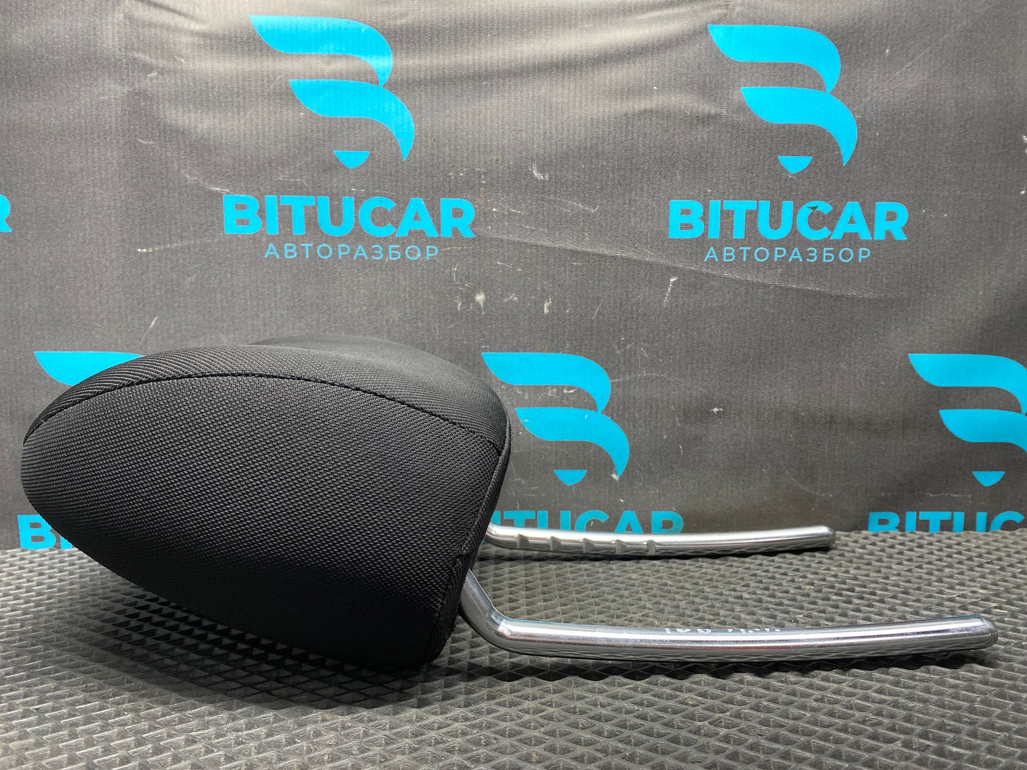 https://ycs.partsauto.market/partsauto-images/thmbs/userImages/c8f07ba63eb5b2f0f6006ea854bf8f7d/part/2ece5895-0673-48e0-baa9-7710f168c081_1777618368970.jpg