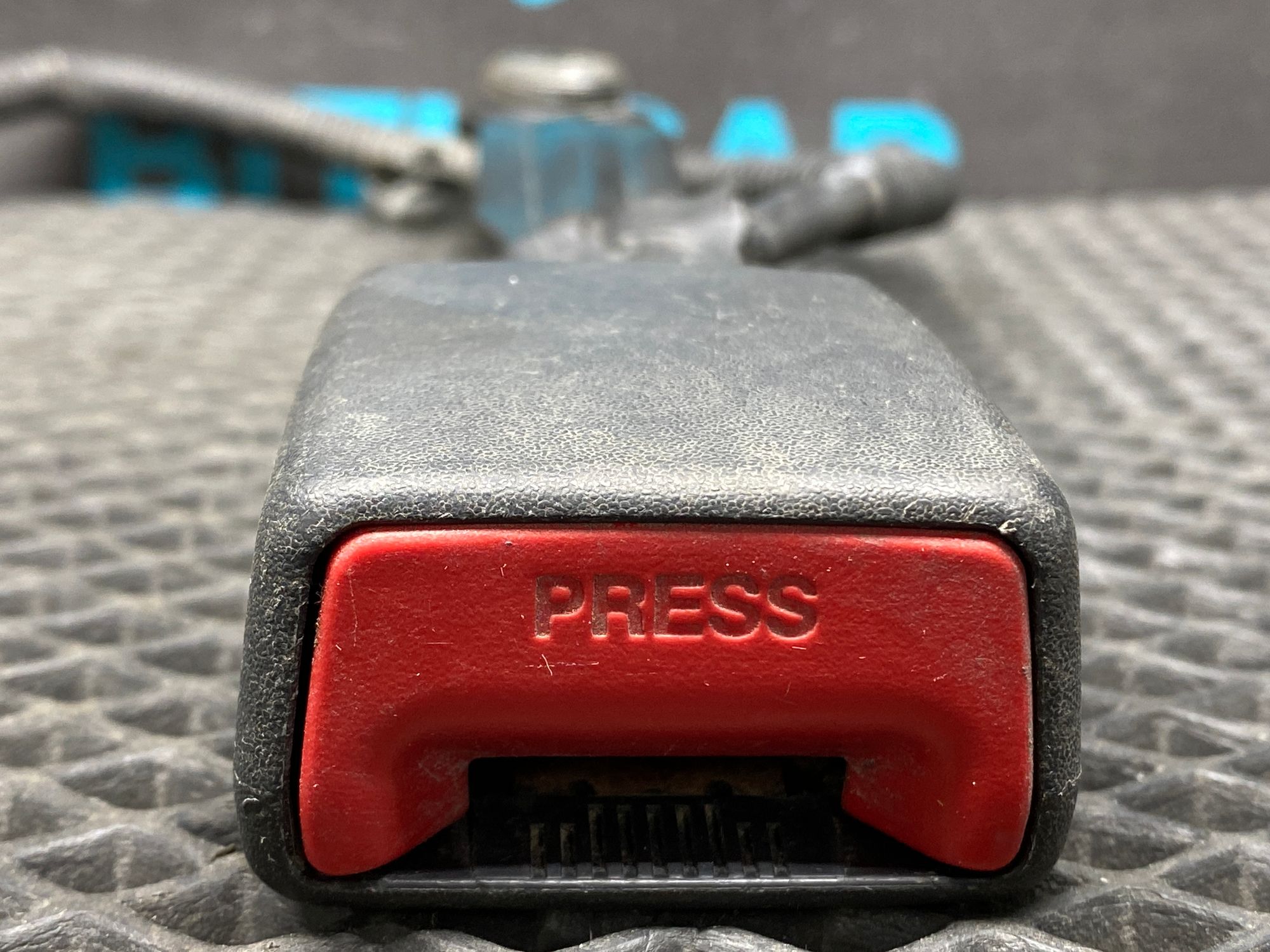 https://ycs.partsauto.market/partsauto-images/thmbs/userImages/c8f07ba63eb5b2f0f6006ea854bf8f7d/part/2edcde37-78e9-4ed7-b624-a1a0651b27ba_1776942540850.jpg