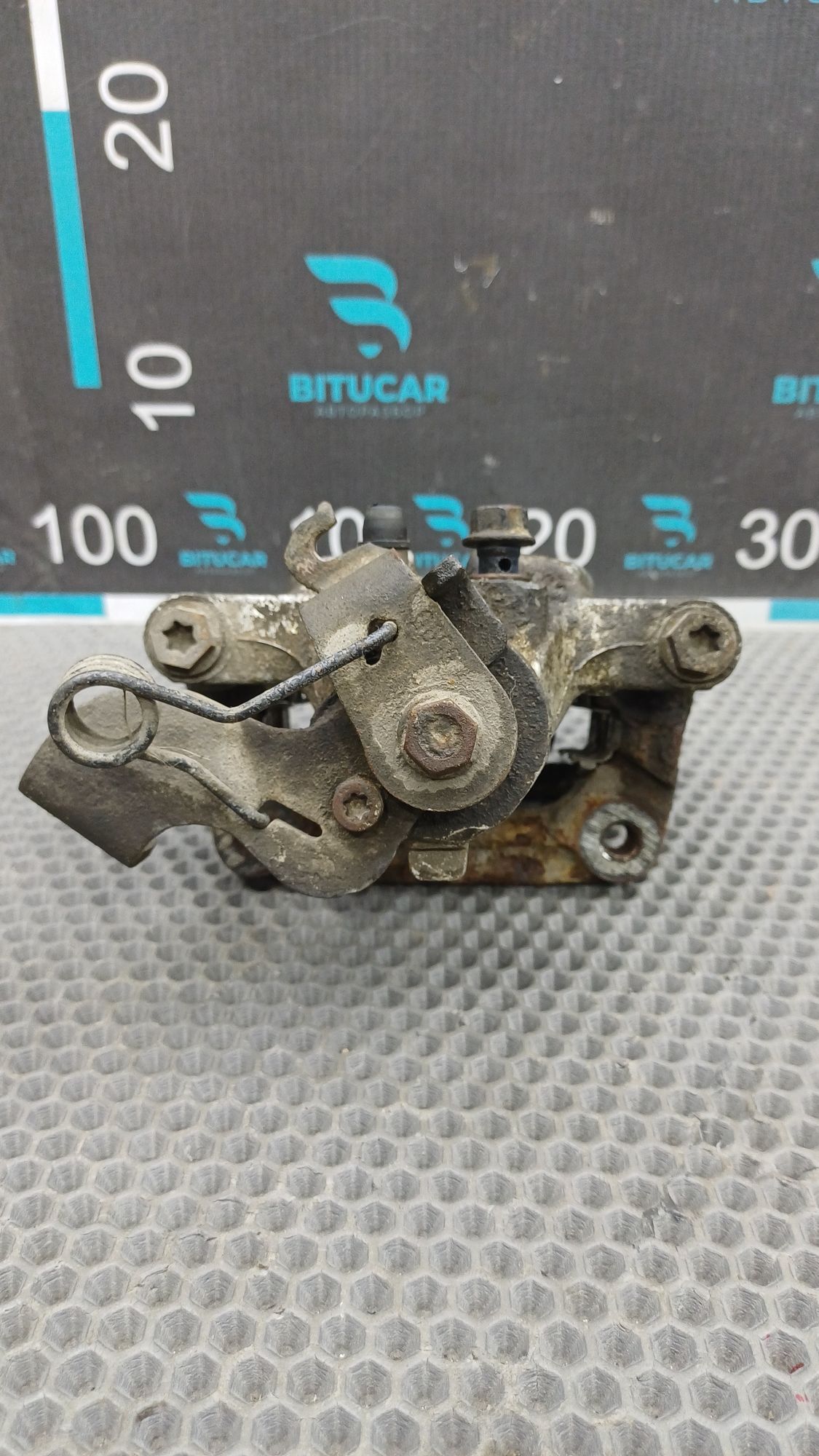 https://ycs.partsauto.market/partsauto-images/thmbs/userImages/c8f07ba63eb5b2f0f6006ea854bf8f7d/part/2f1e1c60-fed3-419e-9984-6531c36700cd_1777292082005.jpg