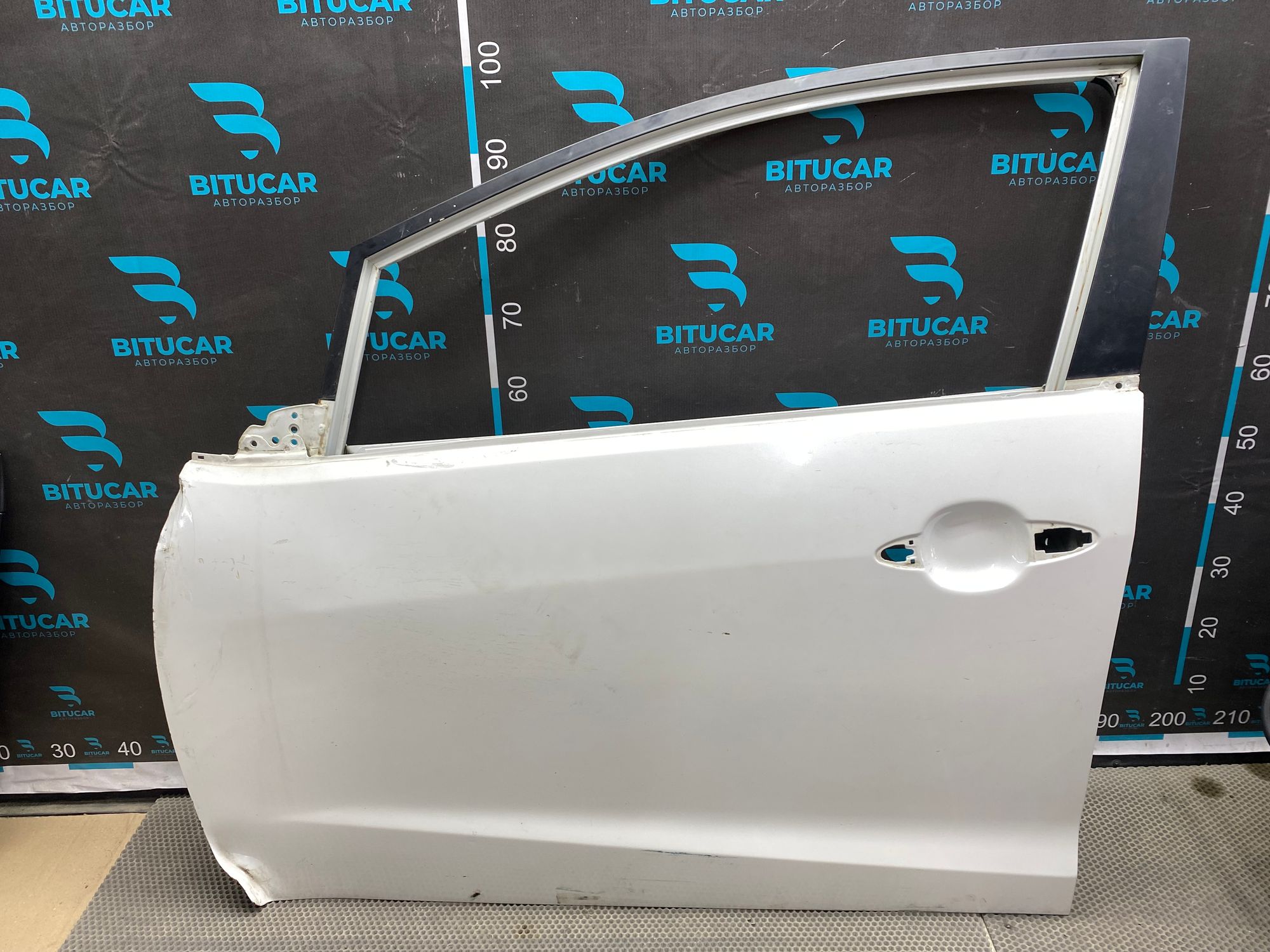 https://ycs.partsauto.market/partsauto-images/thmbs/userImages/c8f07ba63eb5b2f0f6006ea854bf8f7d/part/2f43000b-89fd-4e40-8337-4689817d7355_1769505314891.jpg