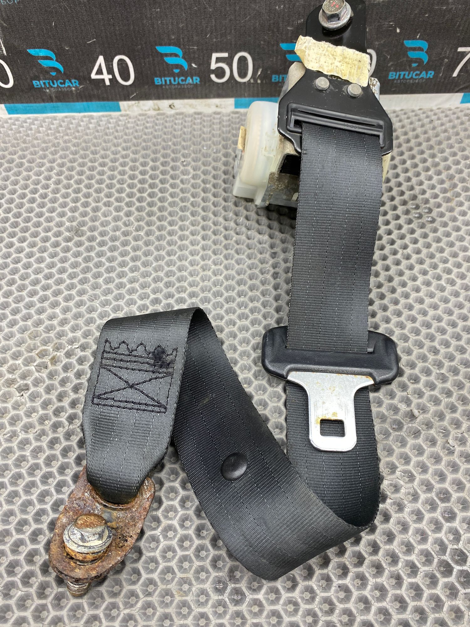 https://ycs.partsauto.market/partsauto-images/thmbs/userImages/c8f07ba63eb5b2f0f6006ea854bf8f7d/part/2f6b090a-2a5b-4f85-ab82-13b1c87bcf9d_1775040454227.jpg