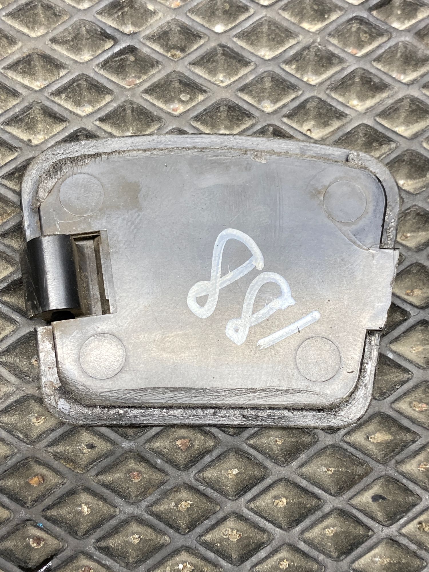 https://ycs.partsauto.market/partsauto-images/thmbs/userImages/c8f07ba63eb5b2f0f6006ea854bf8f7d/part/30b42990-89ff-4da8-a6fa-82b8b9e9c72a_1777271445255.jpg