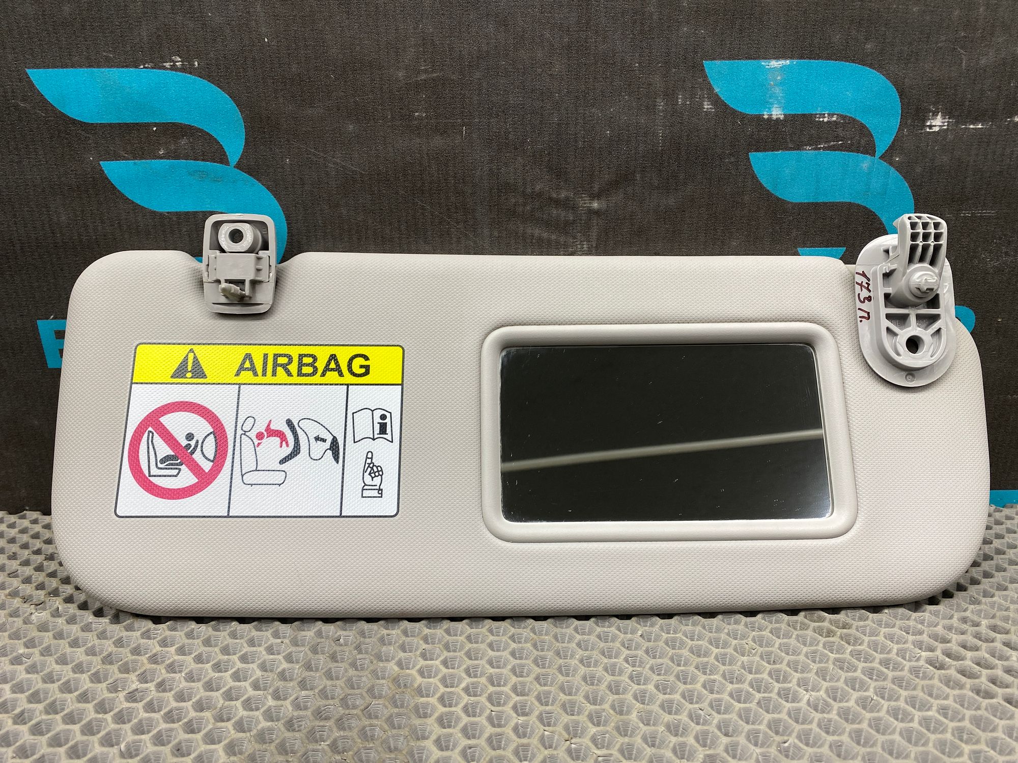 https://ycs.partsauto.market/partsauto-images/thmbs/userImages/c8f07ba63eb5b2f0f6006ea854bf8f7d/part/30ba71a7-f0b6-4009-92d1-92e0436fa2c8_1777017359107.jpg
