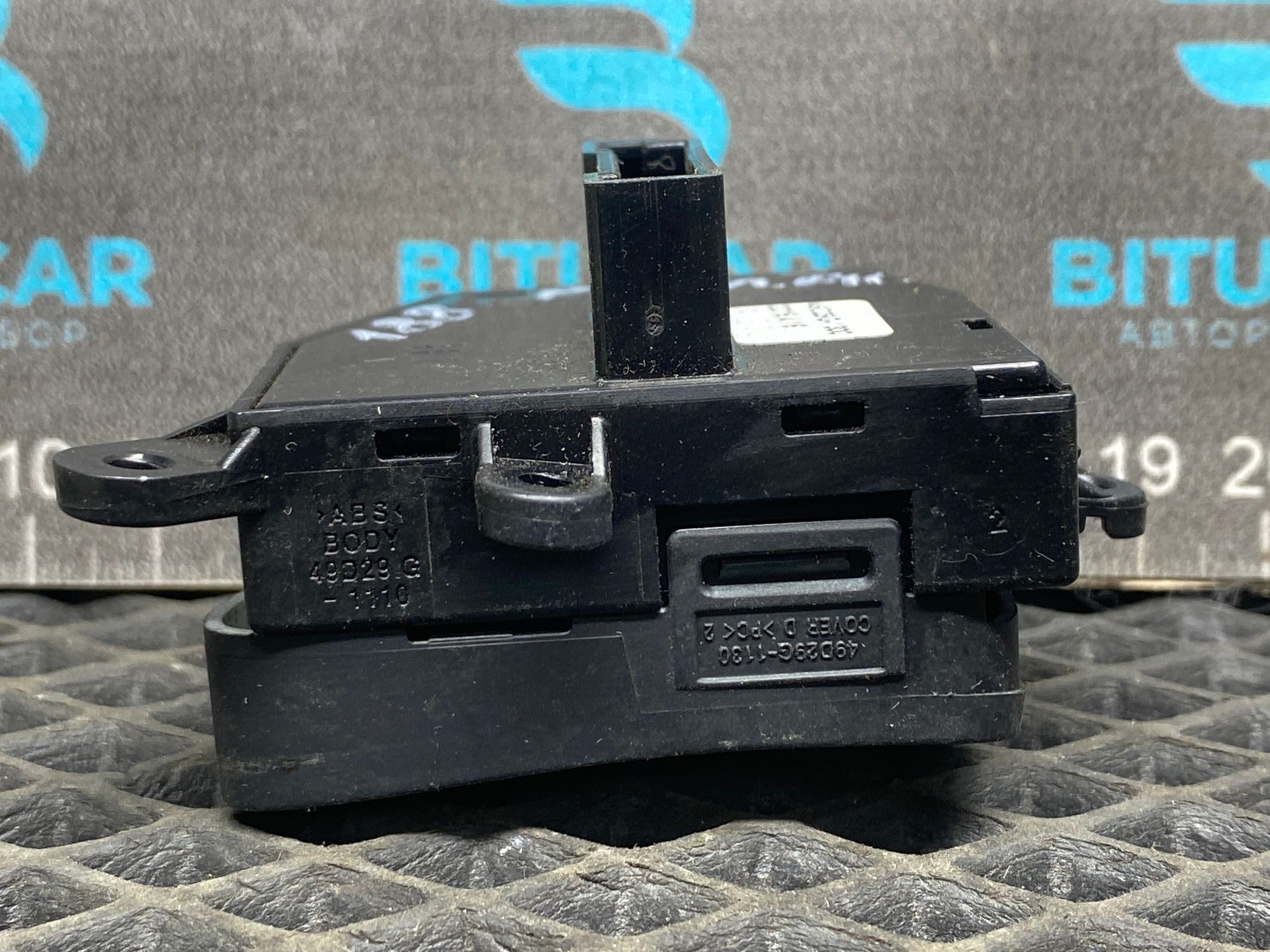 https://ycs.partsauto.market/partsauto-images/thmbs/userImages/c8f07ba63eb5b2f0f6006ea854bf8f7d/part/30bb0c95-2f6b-42d4-8c74-291cd0183b49_1777384438595.jpg