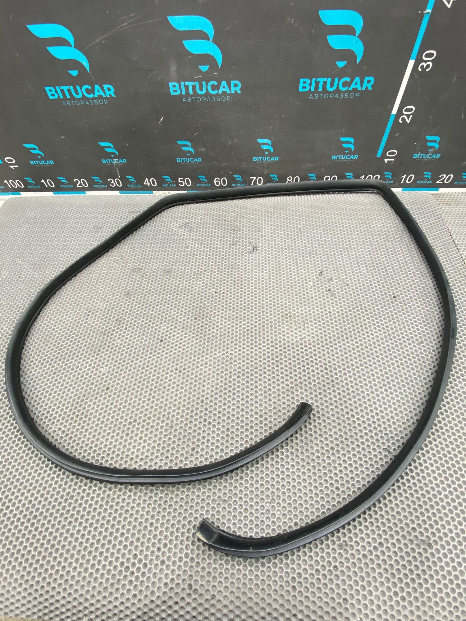 Б/У Уплотнитель дверного проема задний левый Kia Ceed 1 ED (G4FC) 1.6L AT 2010 хэтчбек, 990 рублей, Краснодар