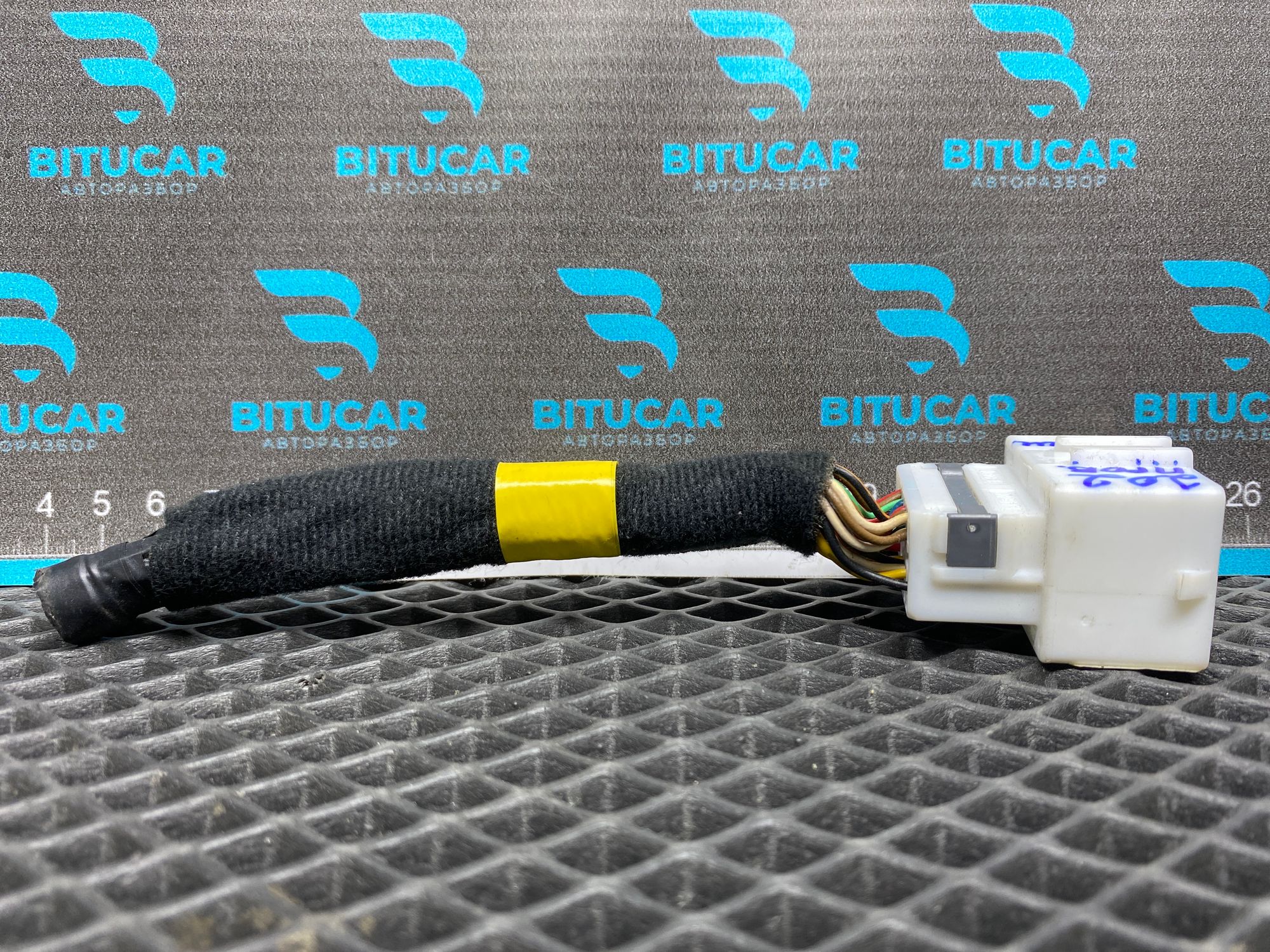 https://ycs.partsauto.market/partsauto-images/thmbs/userImages/c8f07ba63eb5b2f0f6006ea854bf8f7d/part/3180bf19-c2a4-46b0-b051-c3b7f1a2fb15_1777722530938.jpg