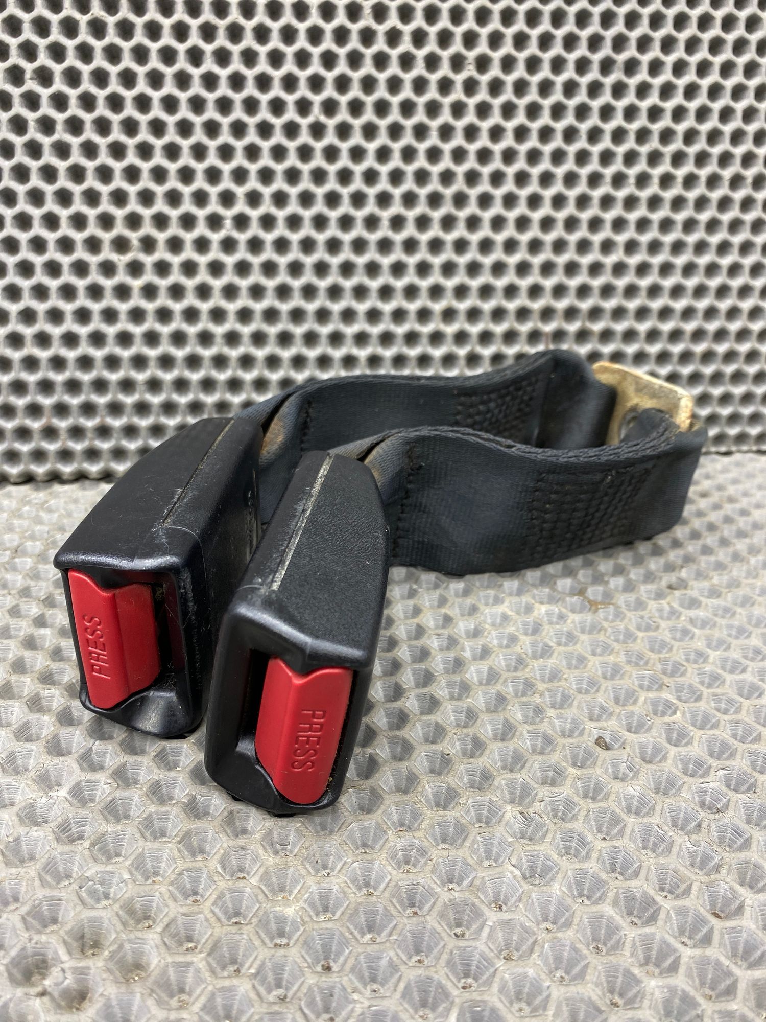 Б/У Замок спинки сидения Toyota CARINA E 6 дорест. 1992—1996 1994 Зеленый, 990 рублей, Краснодар