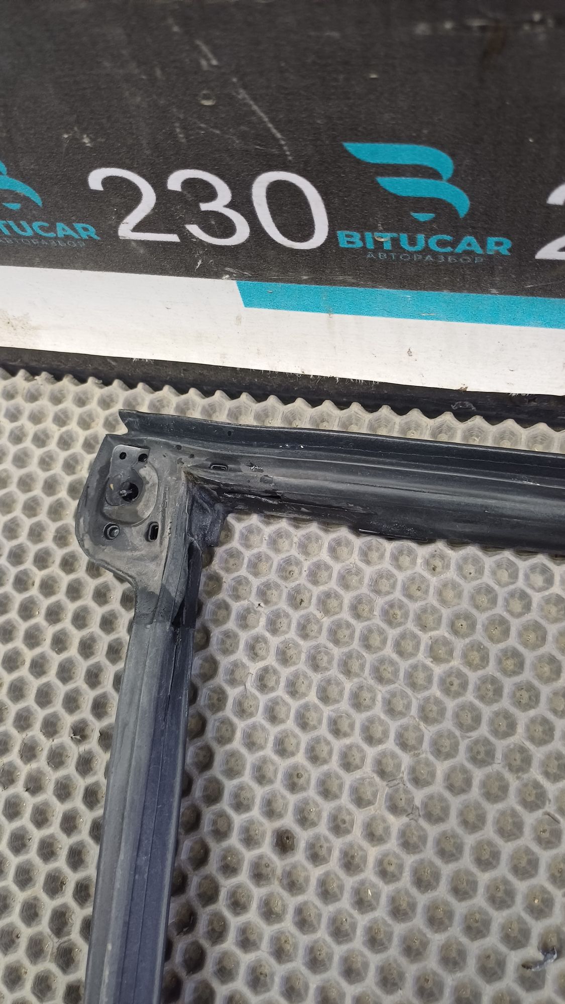 https://ycs.partsauto.market/partsauto-images/thmbs/userImages/c8f07ba63eb5b2f0f6006ea854bf8f7d/part/31aa273e-6799-4bab-a5e6-08c25a6d11aa_1777202366386.jpg