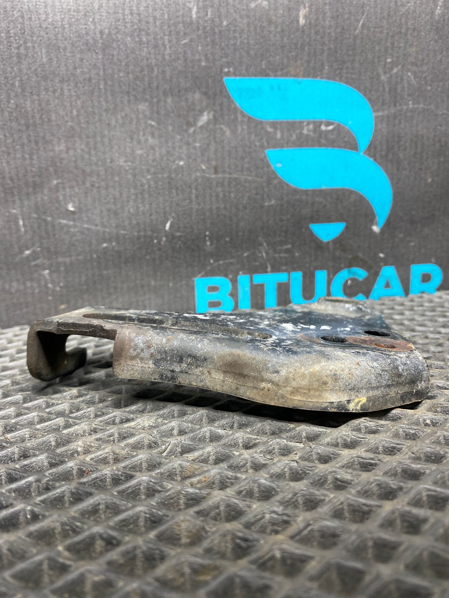 https://ycs.partsauto.market/partsauto-images/thmbs/userImages/c8f07ba63eb5b2f0f6006ea854bf8f7d/part/31c70e4f-3530-4979-912a-6675bb132781_1777120956911.jpg